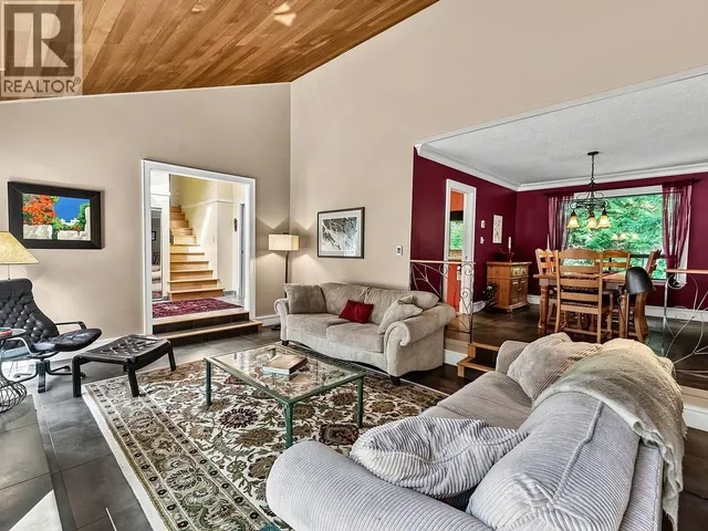 8568 BEDORA PLACE, West Vancouver 3