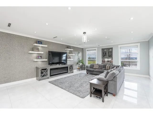 17012 57 AVENUE, Surrey 5
