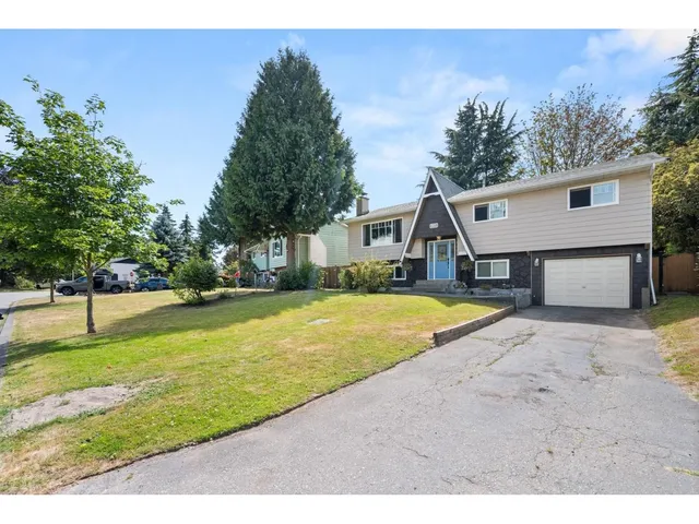 5933 ANGUS PLACE, Surrey 2