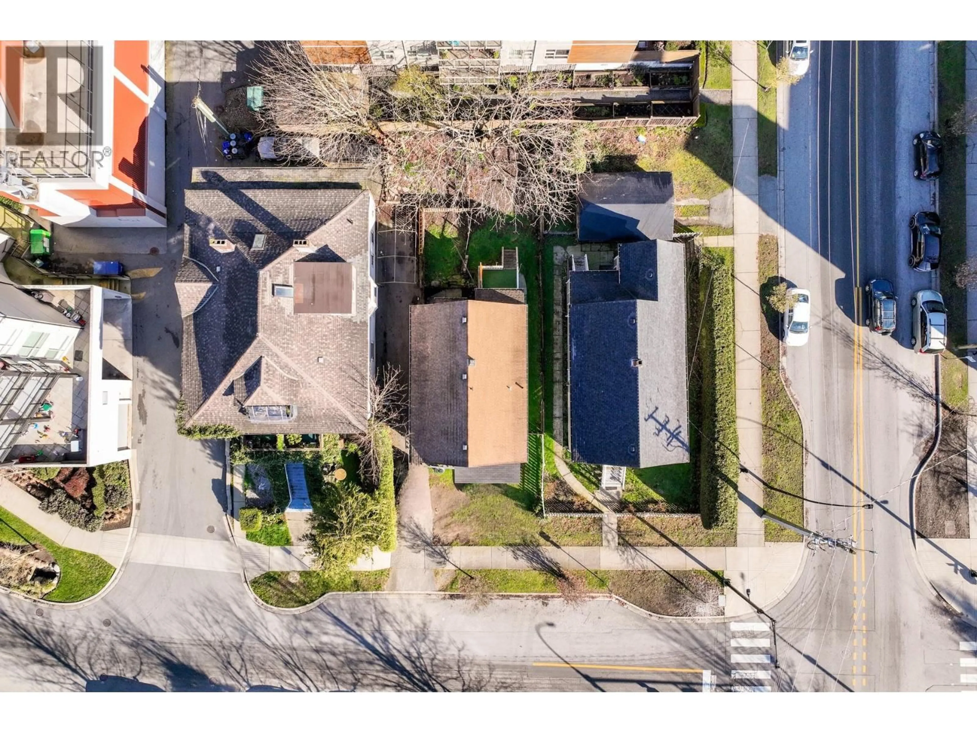 A pic from outside/outdoor area/front of a property/back of a property/a pic from drone, street for 160 10TH STREET, North Vancouver British Columbia V7L2C8