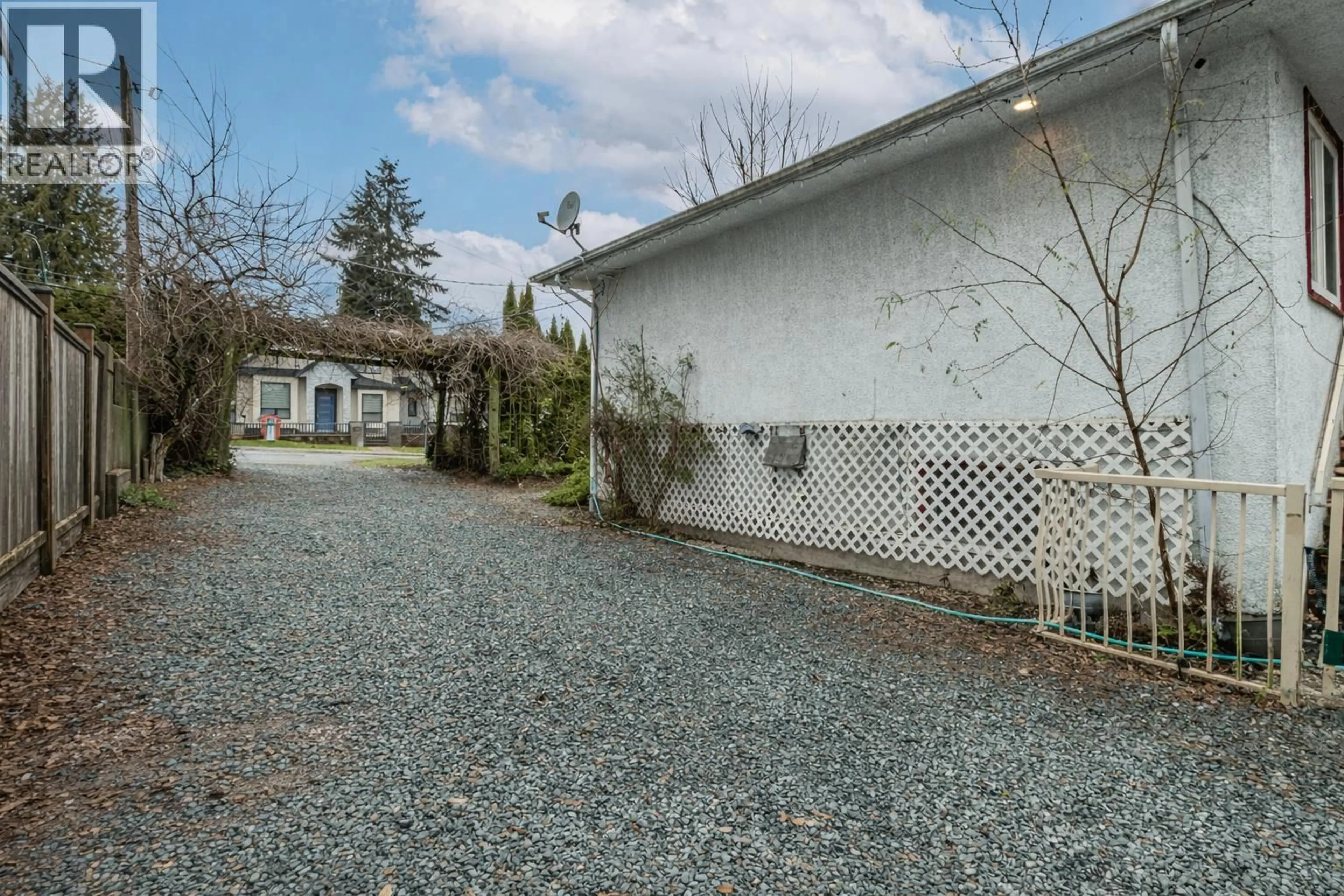 Unknown for 4856 SMITH AVENUE, Burnaby British Columbia V5G2W4