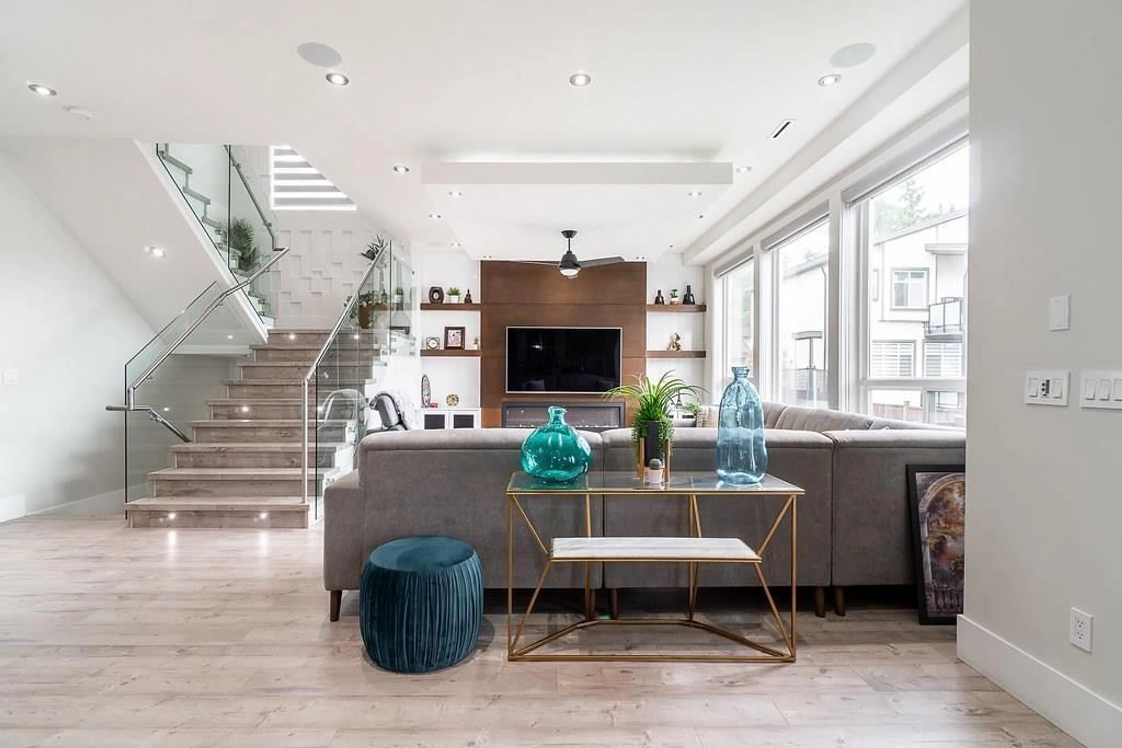Living room with furniture, unknown for 15522 77 AVENUE, Surrey British Columbia V3S3P2