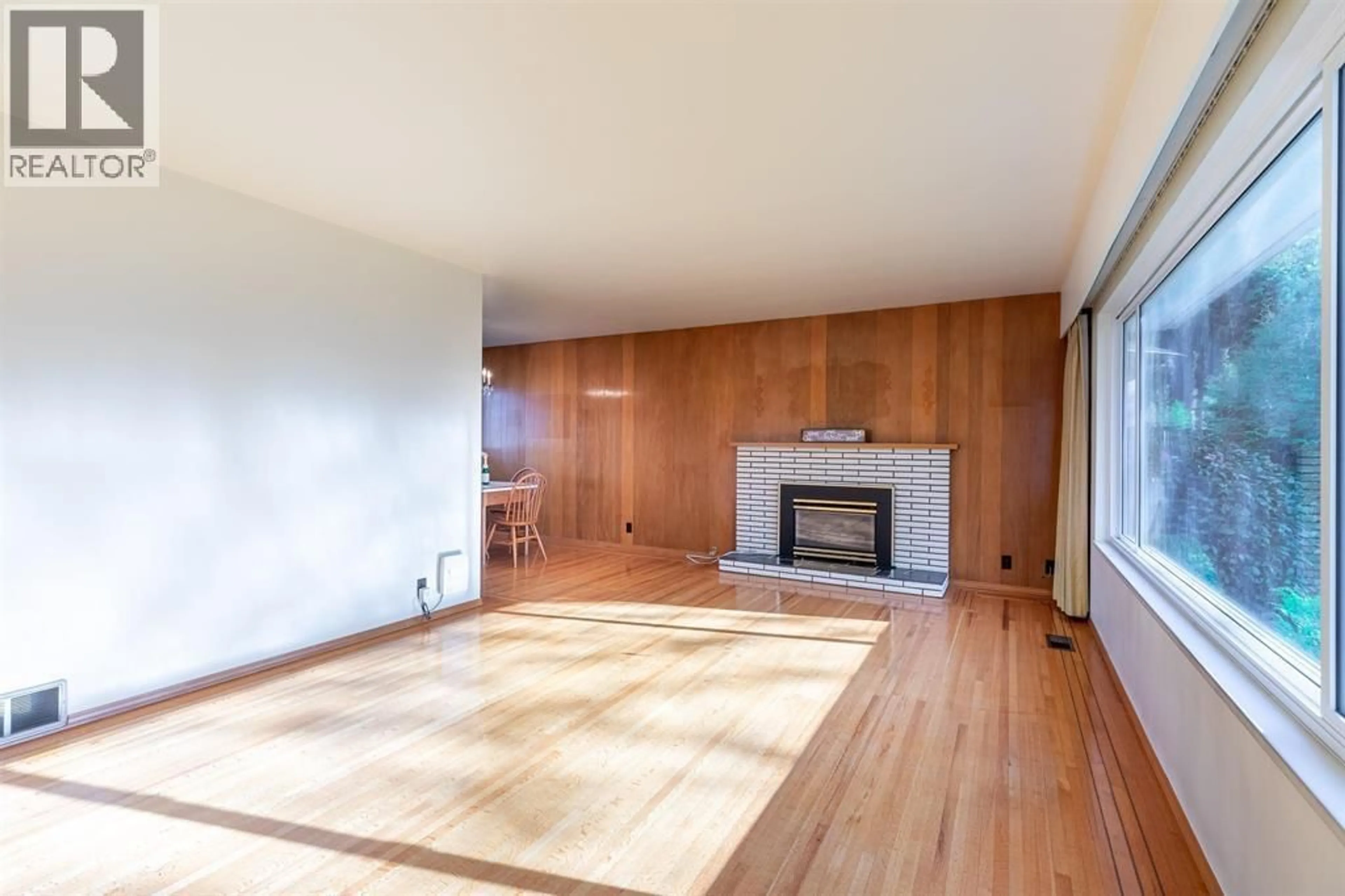 A pic of a room for 5482 RHODES STREET, Vancouver British Columbia V5R3N9