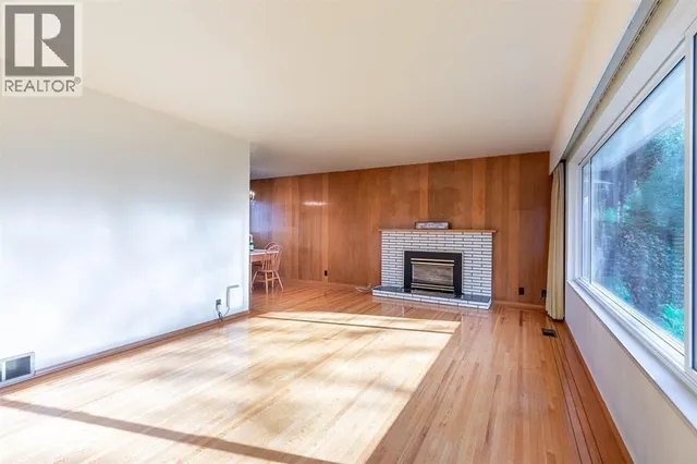 5482 RHODES STREET, Vancouver 4