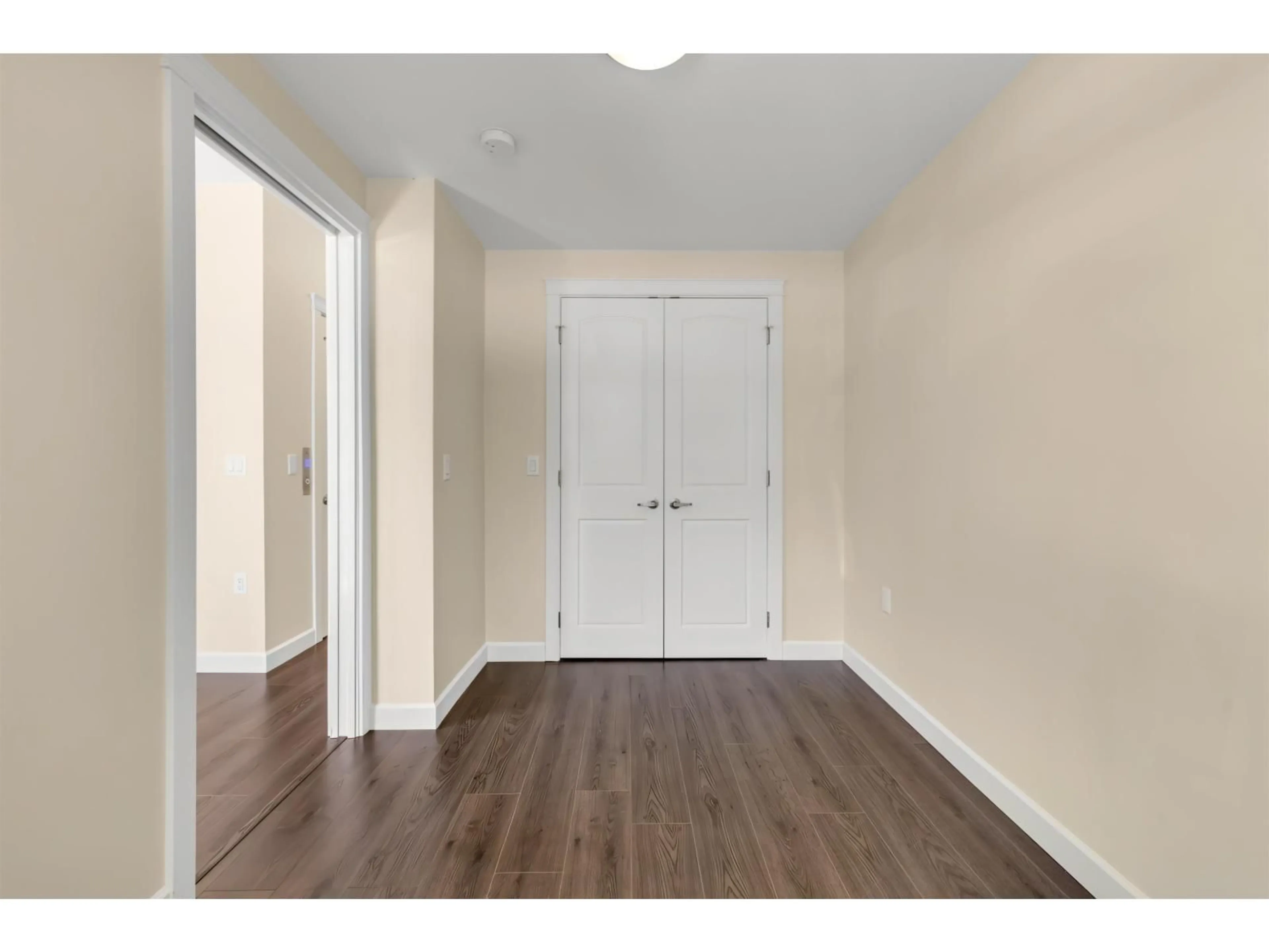 Indoor entryway for 8 - 8567 204 STREET, Langley British Columbia V2Y3R2