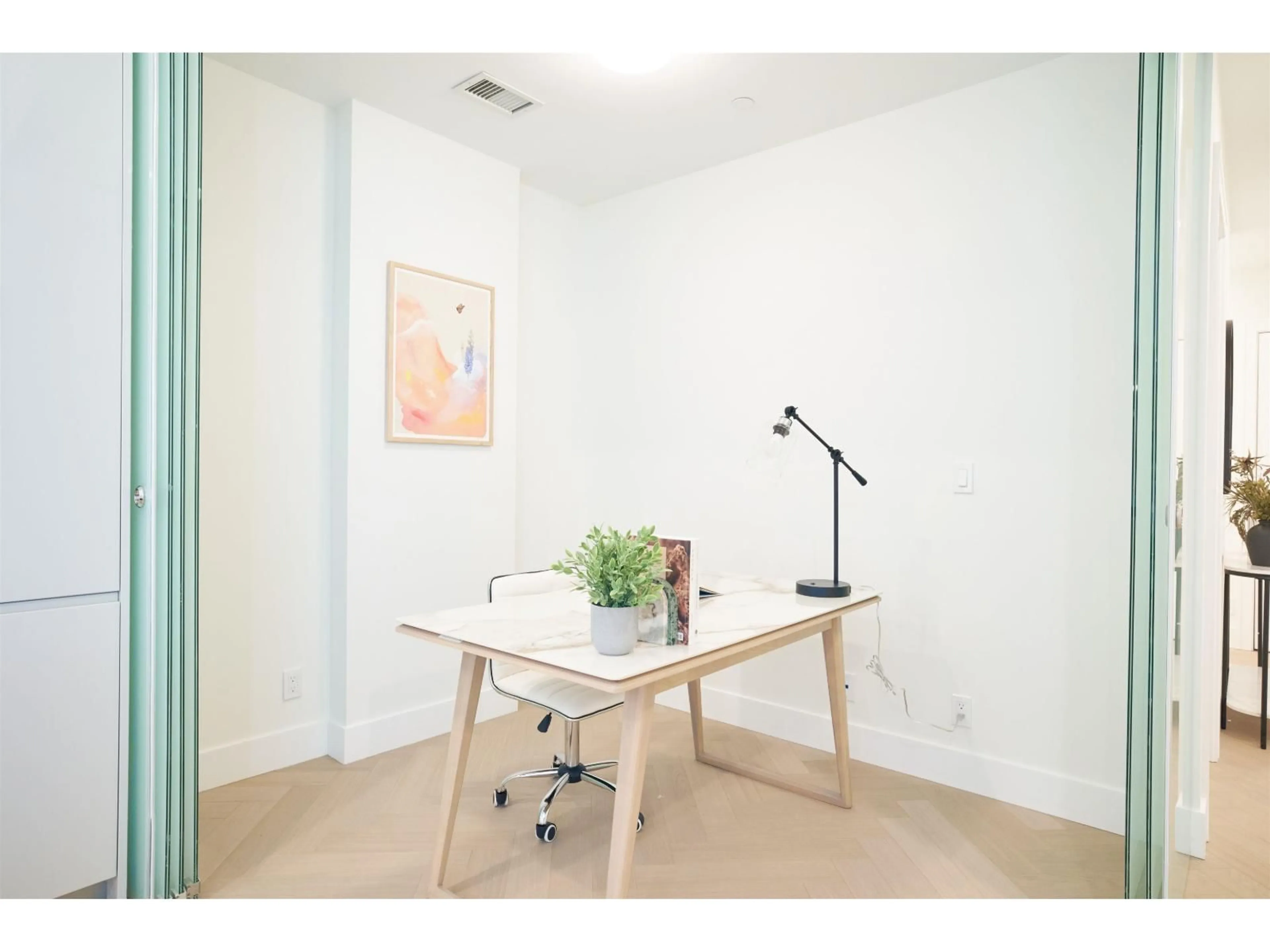 A pic of a room for 208 - 1342 JOHNSTON ROAD, White Rock British Columbia V4B0C7