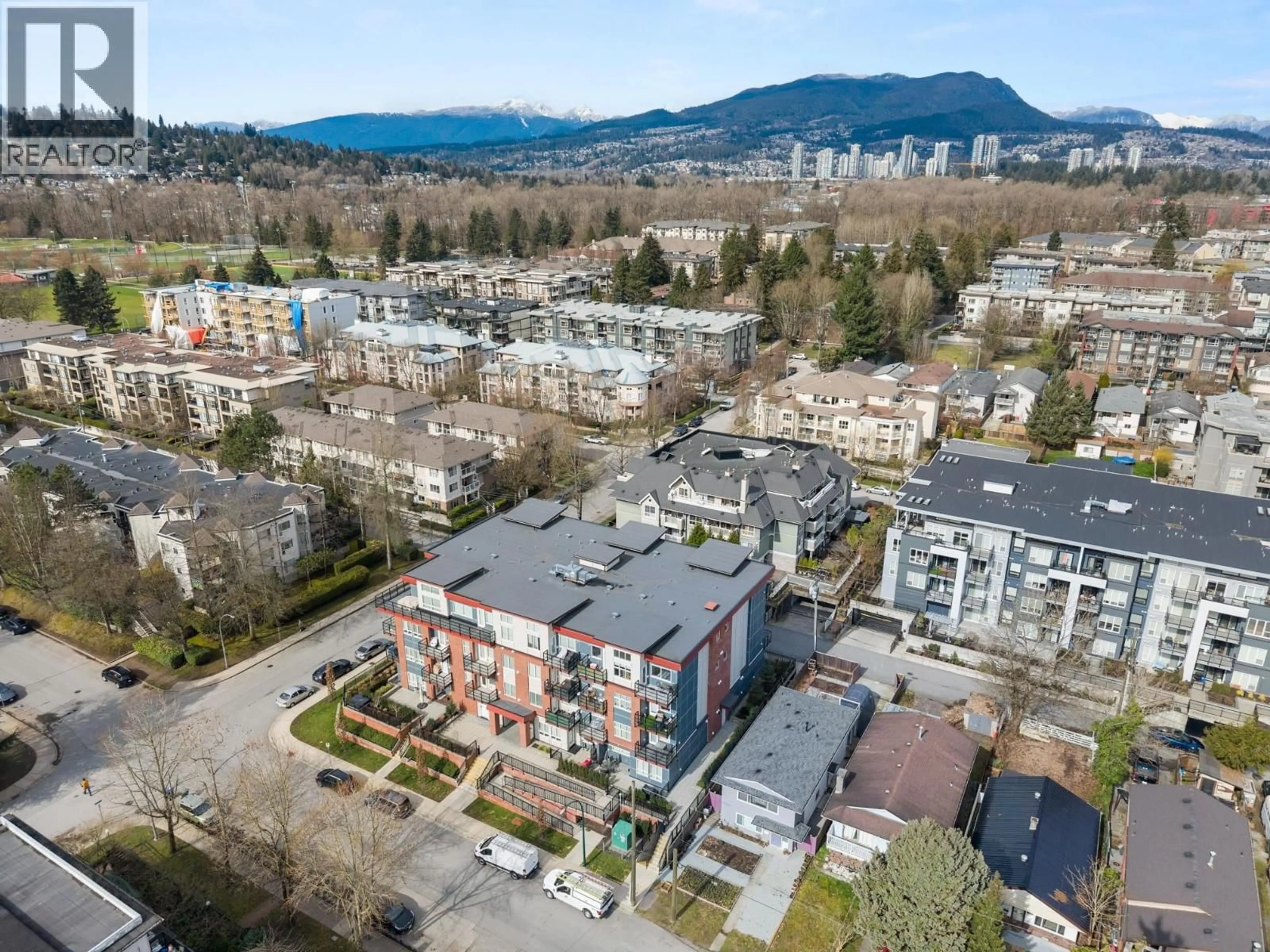 A pic from outside/outdoor area/front of a property/back of a property/a pic from drone, unknown for 206 - 2389 HAWTHORNE AVENUE, Port Coquitlam British Columbia V3C0T2