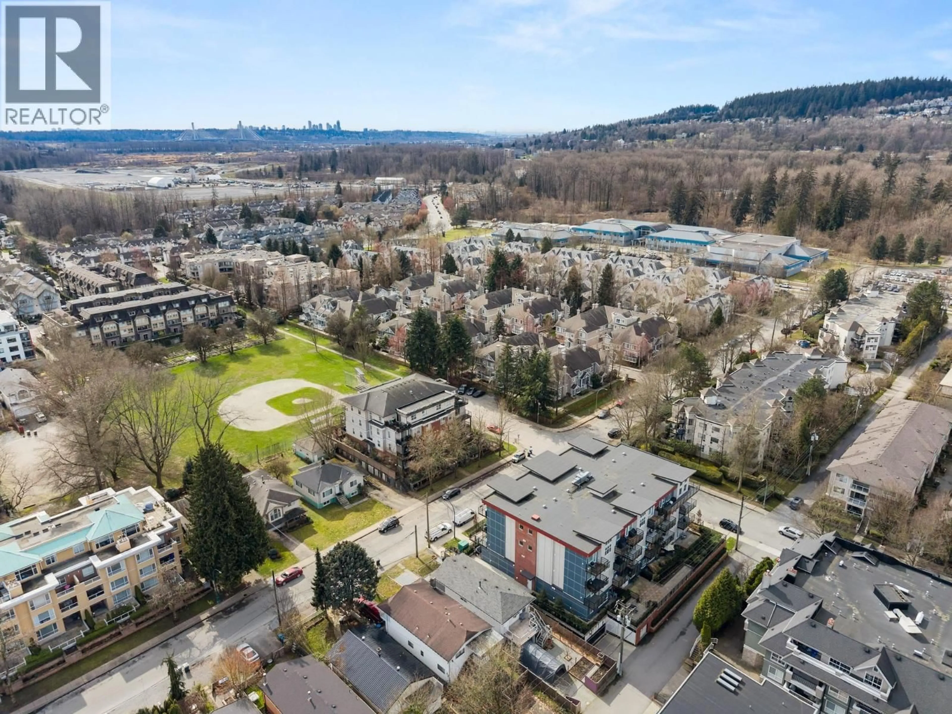 A pic from outside/outdoor area/front of a property/back of a property/a pic from drone, unknown for 206 - 2389 HAWTHORNE AVENUE, Port Coquitlam British Columbia V3C0T2