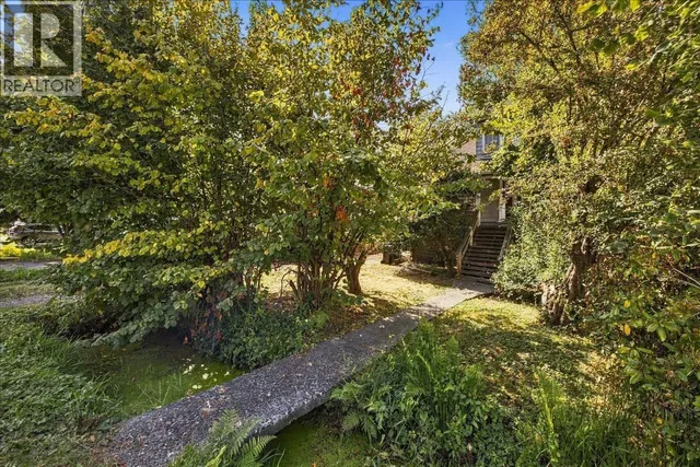 242 BOYNE STREET, New Westminster 2