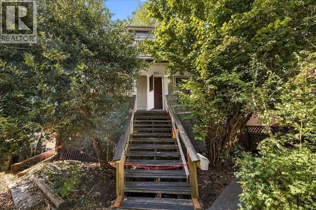 242 BOYNE STREET, New Westminster 5