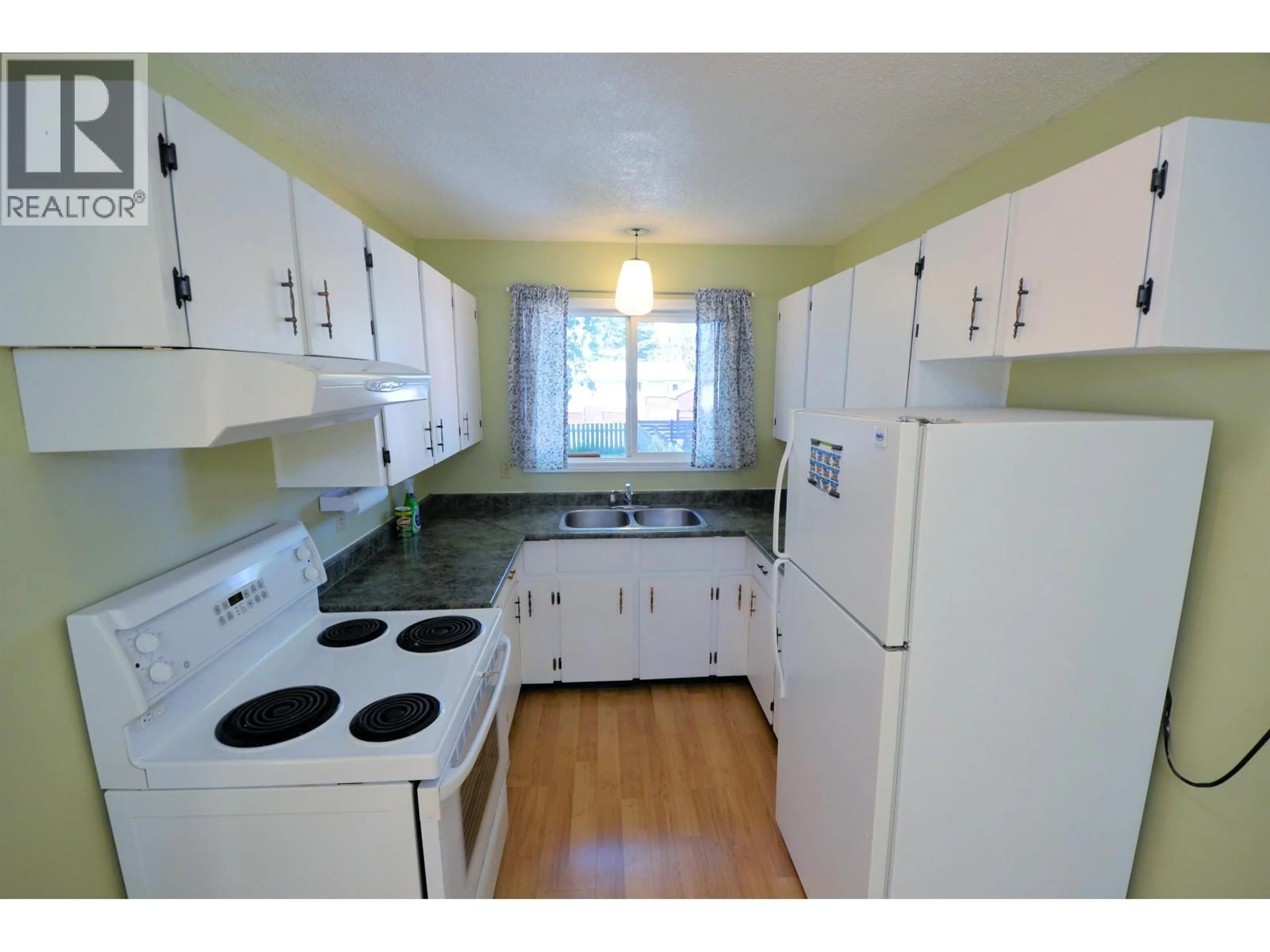 Standard kitchen, unknown for 2263 NORWOOD STREET, Prince George British Columbia V2L1Y2