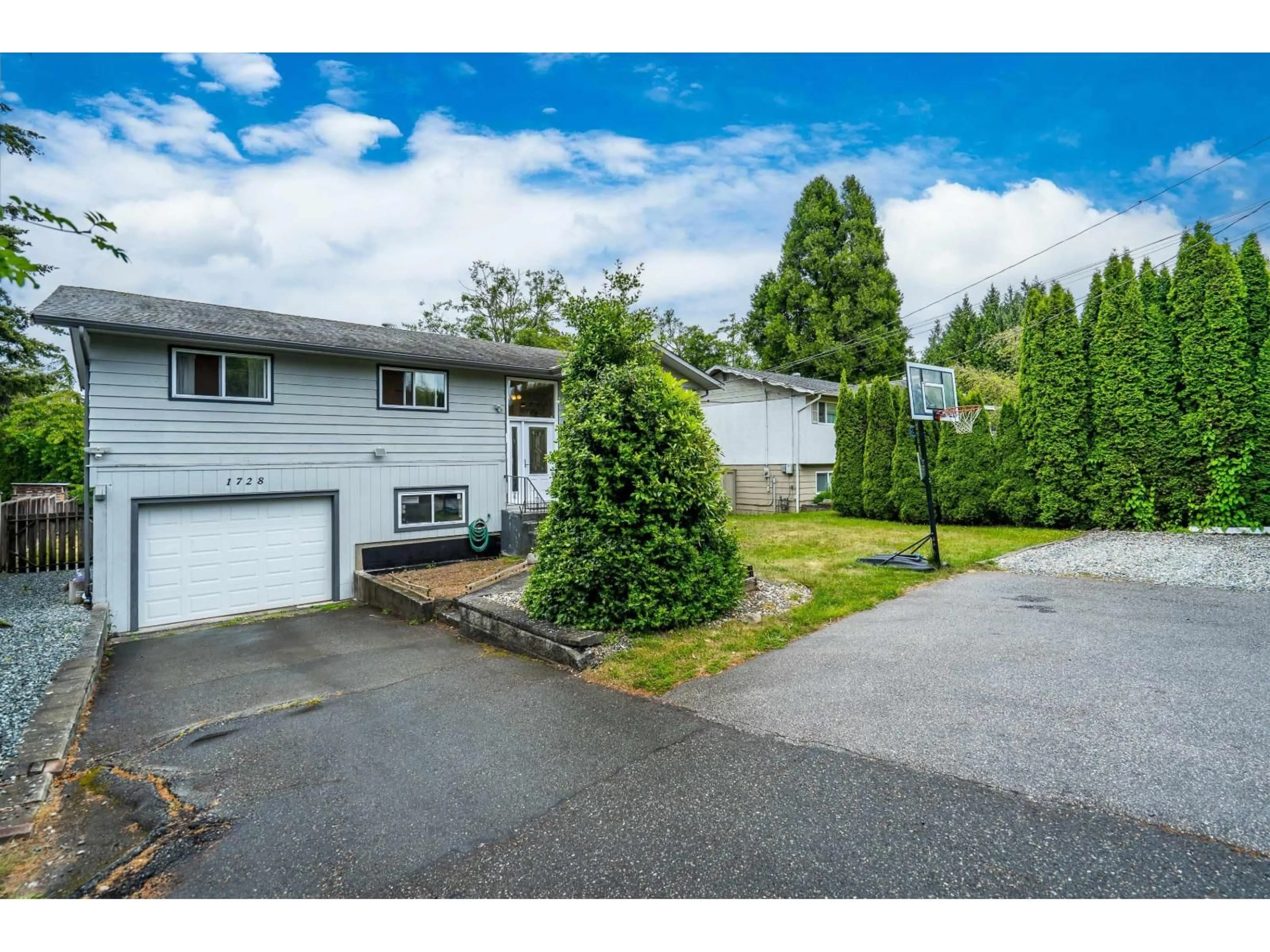 A pic from outside/outdoor area/front of a property/back of a property/a pic from drone, street for 1728 156 STREET, Surrey British Columbia V4A4T1