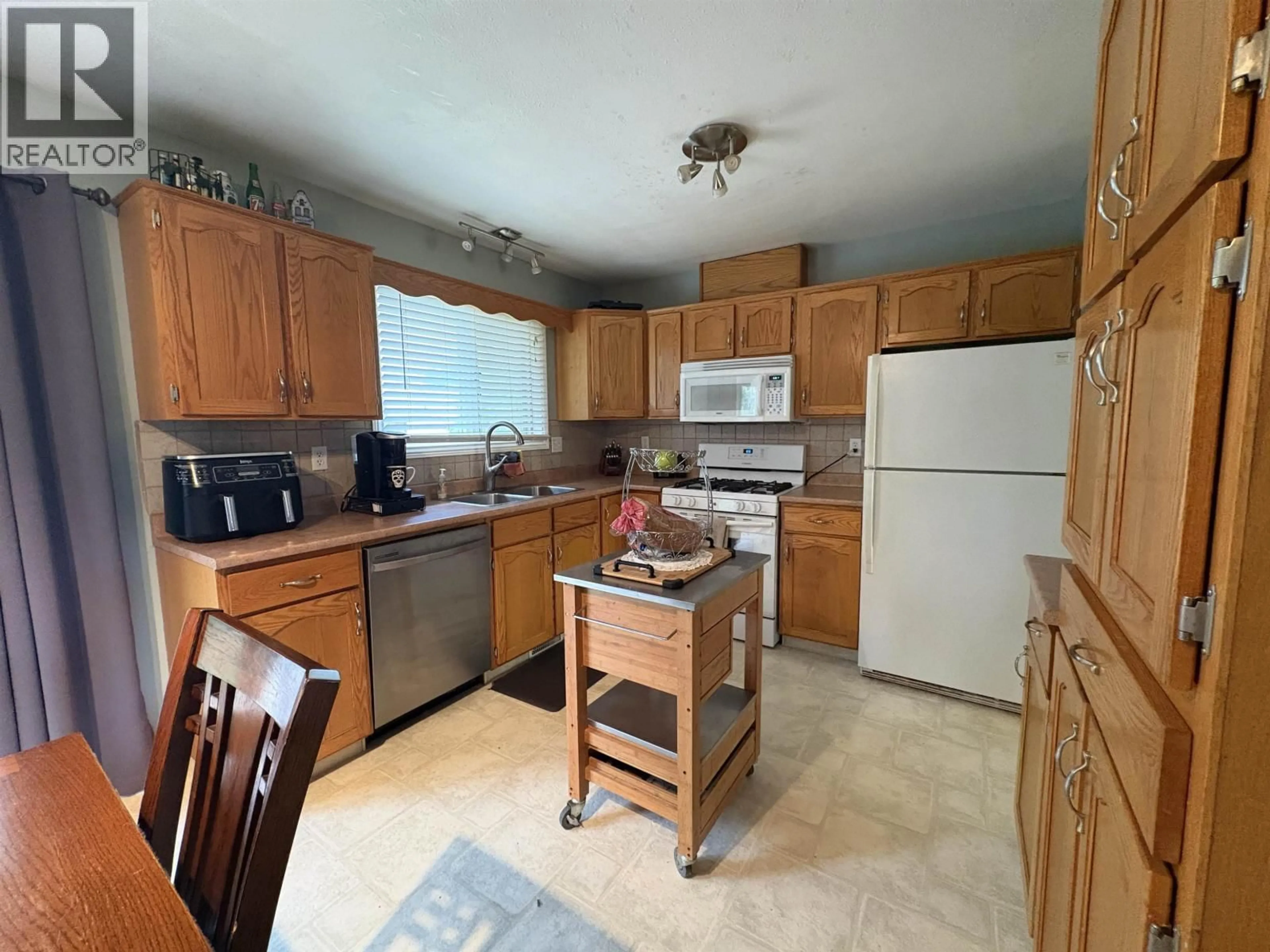 Standard kitchen, unknown for 6289 KELLY ROAD, Prince George British Columbia V2K2G5