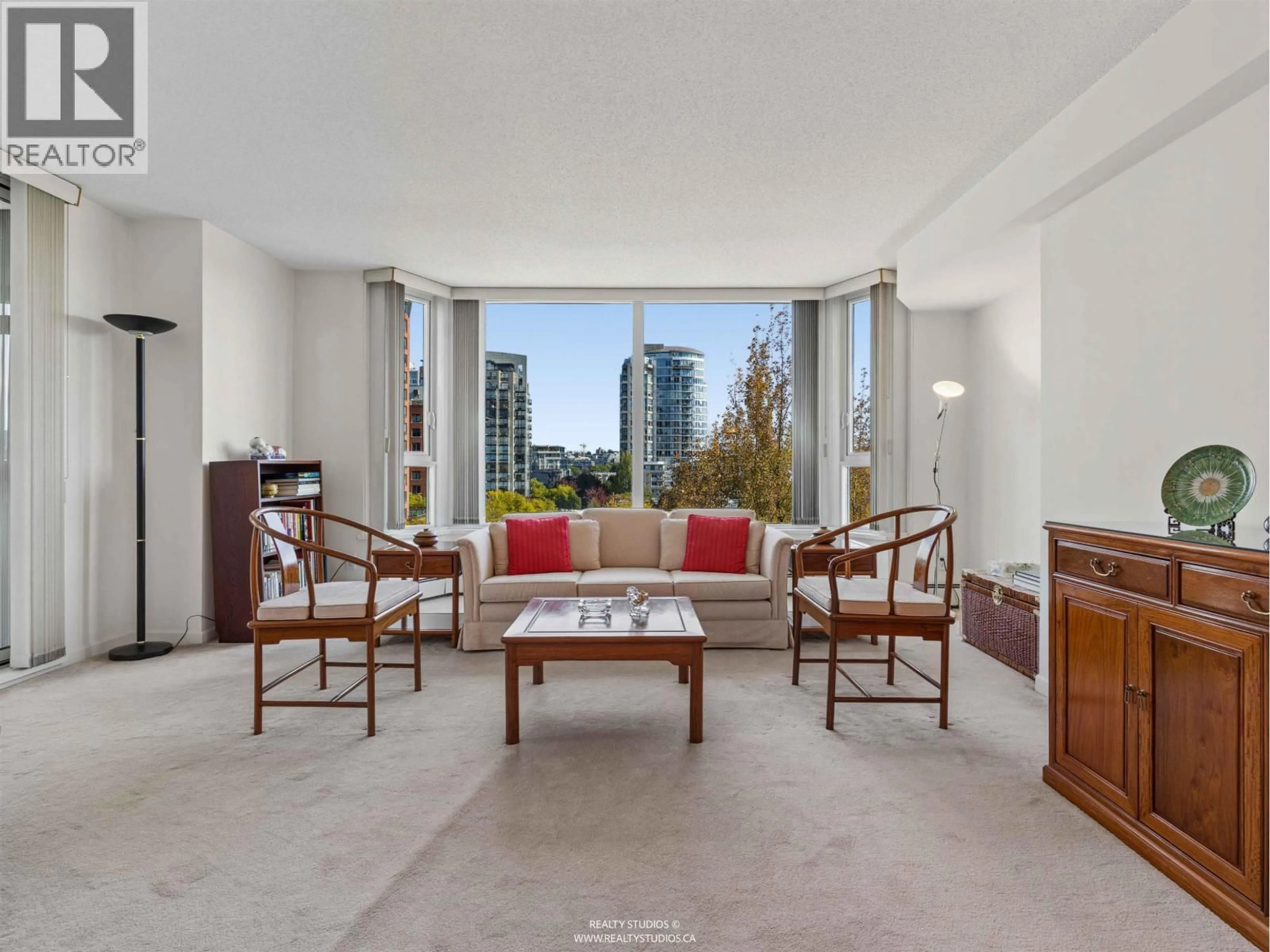 Living room with furniture, unknown for 705 - 388 DRAKE ST, Vancouver British Columbia V6B6A8