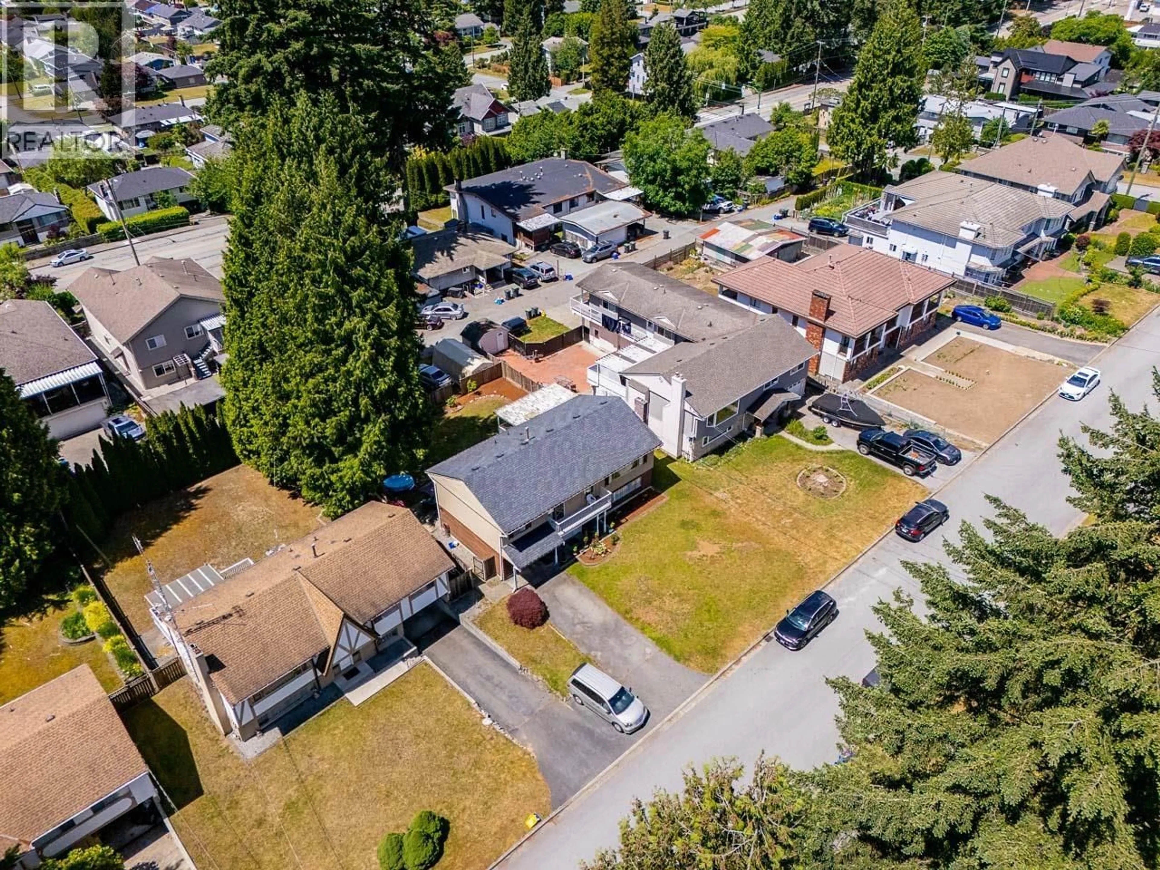 A pic from outside/outdoor area/front of a property/back of a property/a pic from drone, street for 716 COLINET STREET, Coquitlam British Columbia V3J4X8