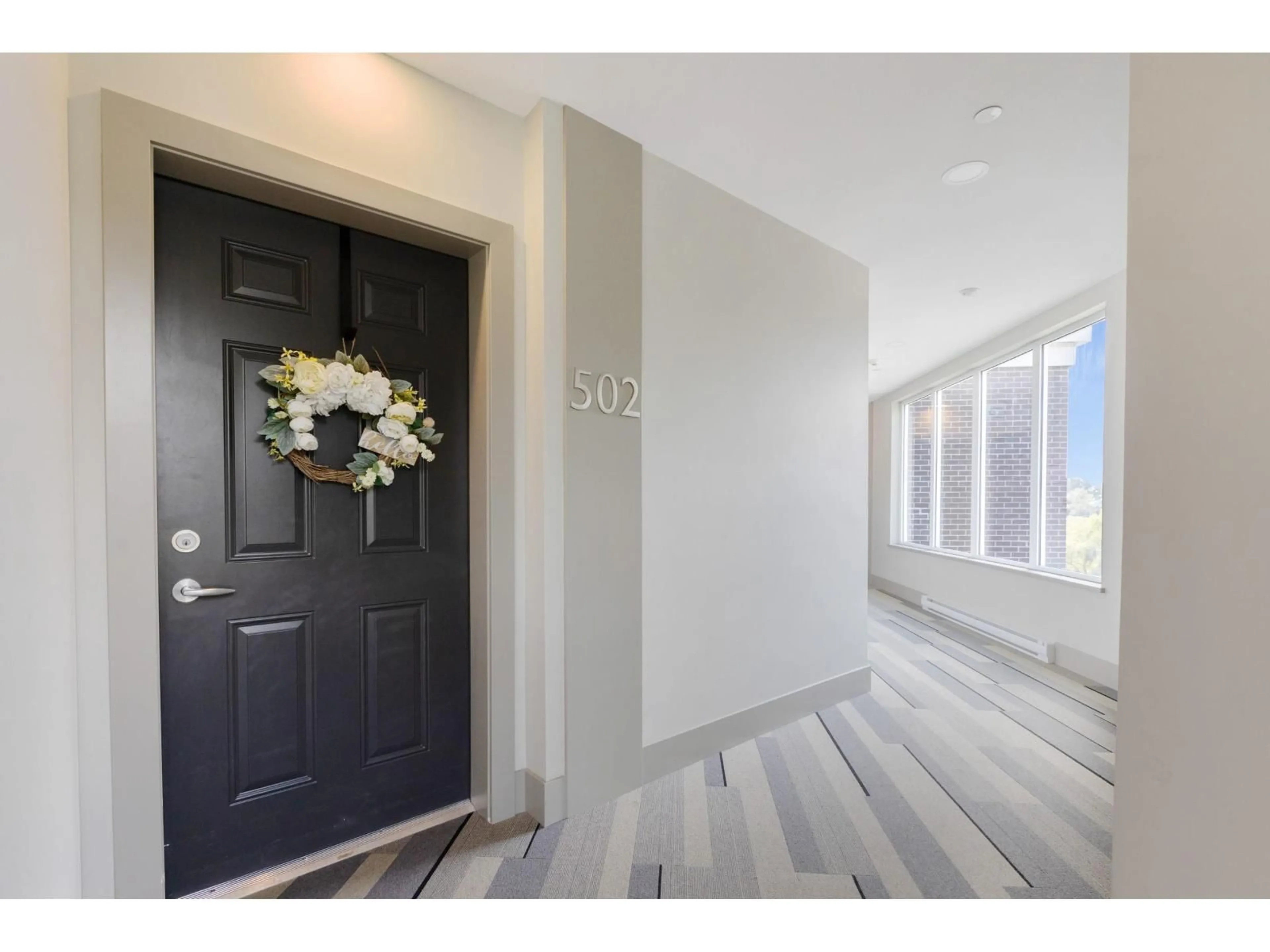 Indoor entryway for 502 - 20826 72 AVENUE, Langley British Columbia V2Y1T6