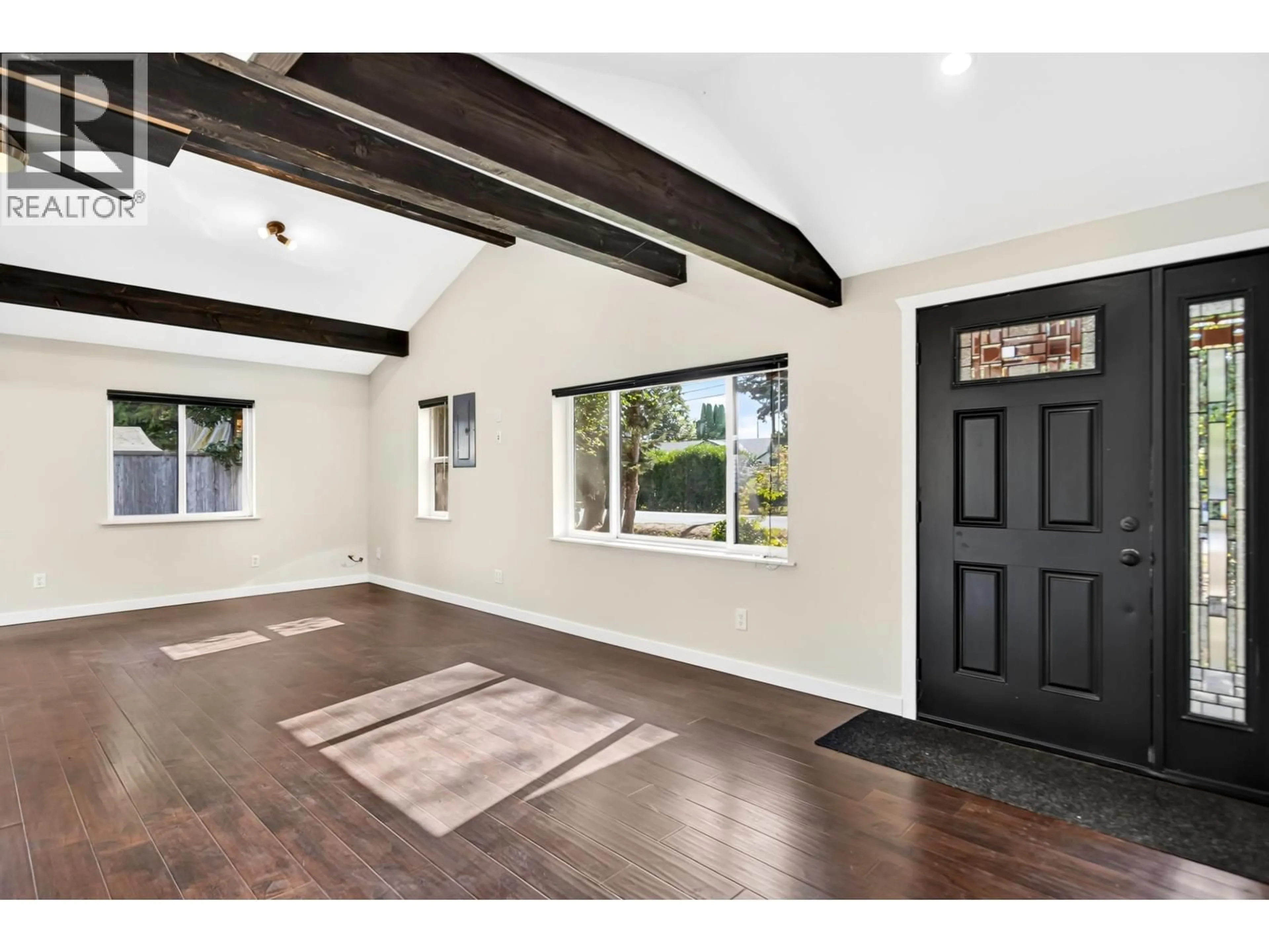Indoor entryway for 11078 PRINCESS STREET, Maple Ridge British Columbia V2X1M6