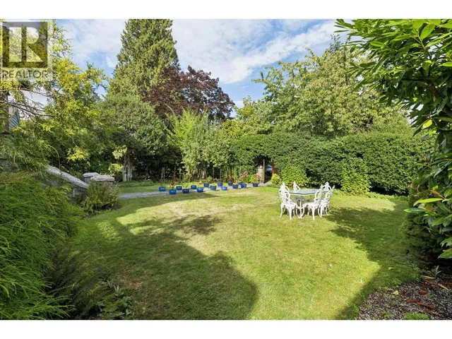 1617 GRAND BOULEVARD, North Vancouver 4