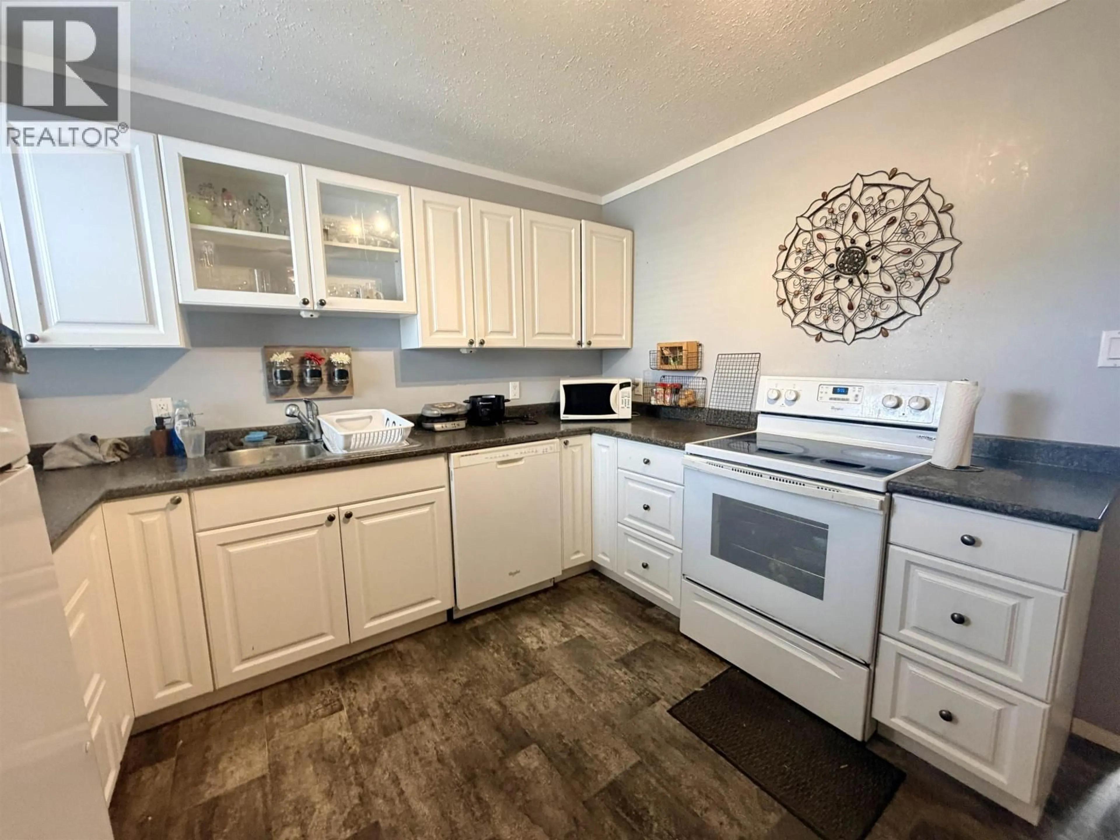 Standard kitchen, unknown for 28 LILLOOET CRESCENT, Kitimat British Columbia V8C1Z8