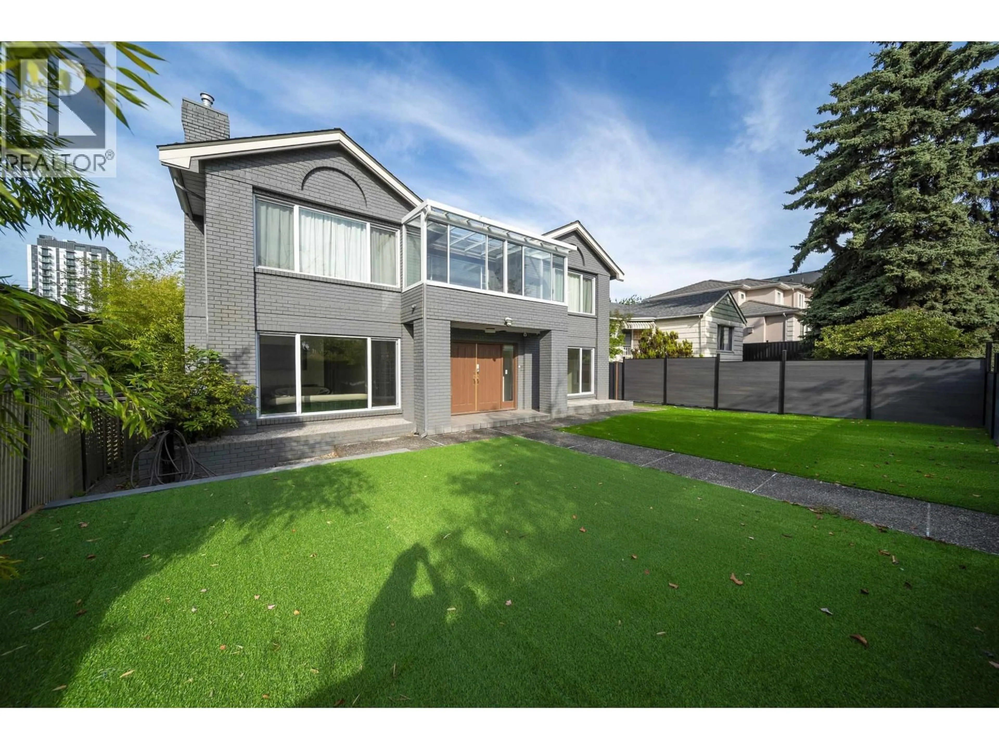 A pic from outside/outdoor area/front of a property/back of a property/a pic from drone, street for 5483 COLUMBIA STREET, Vancouver British Columbia V5Y3H4