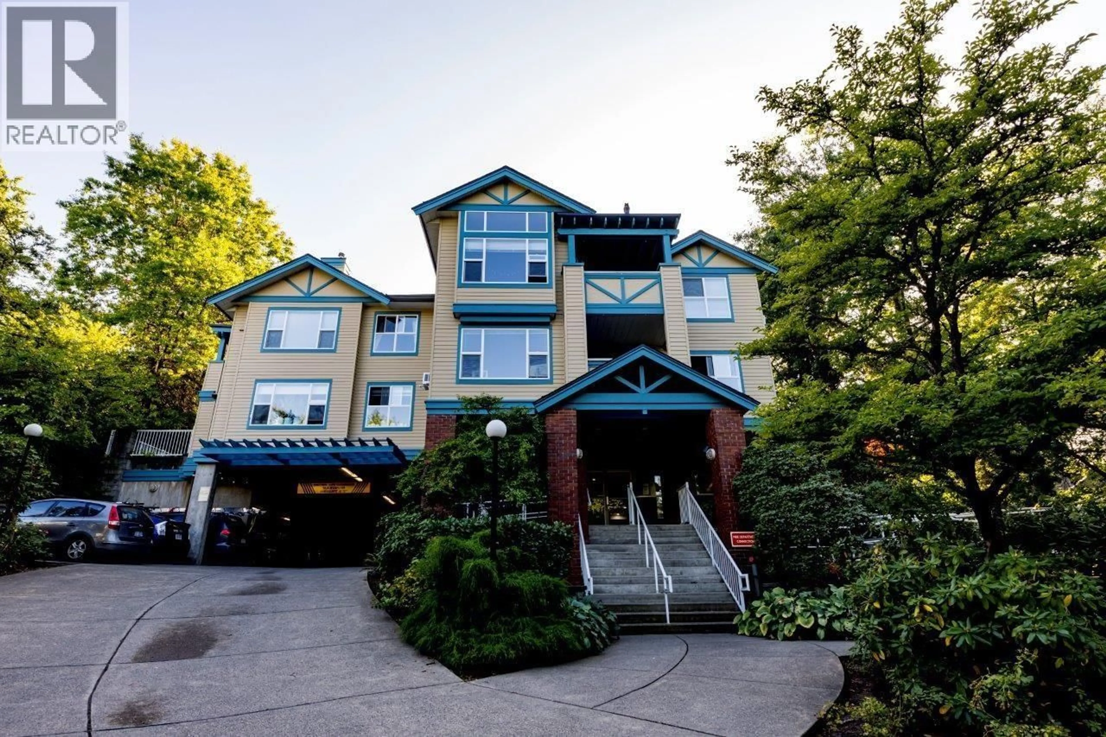 Unknown for 104 - 5281 OAKMOUNT CRESCENT, Burnaby British Columbia V5H4S7