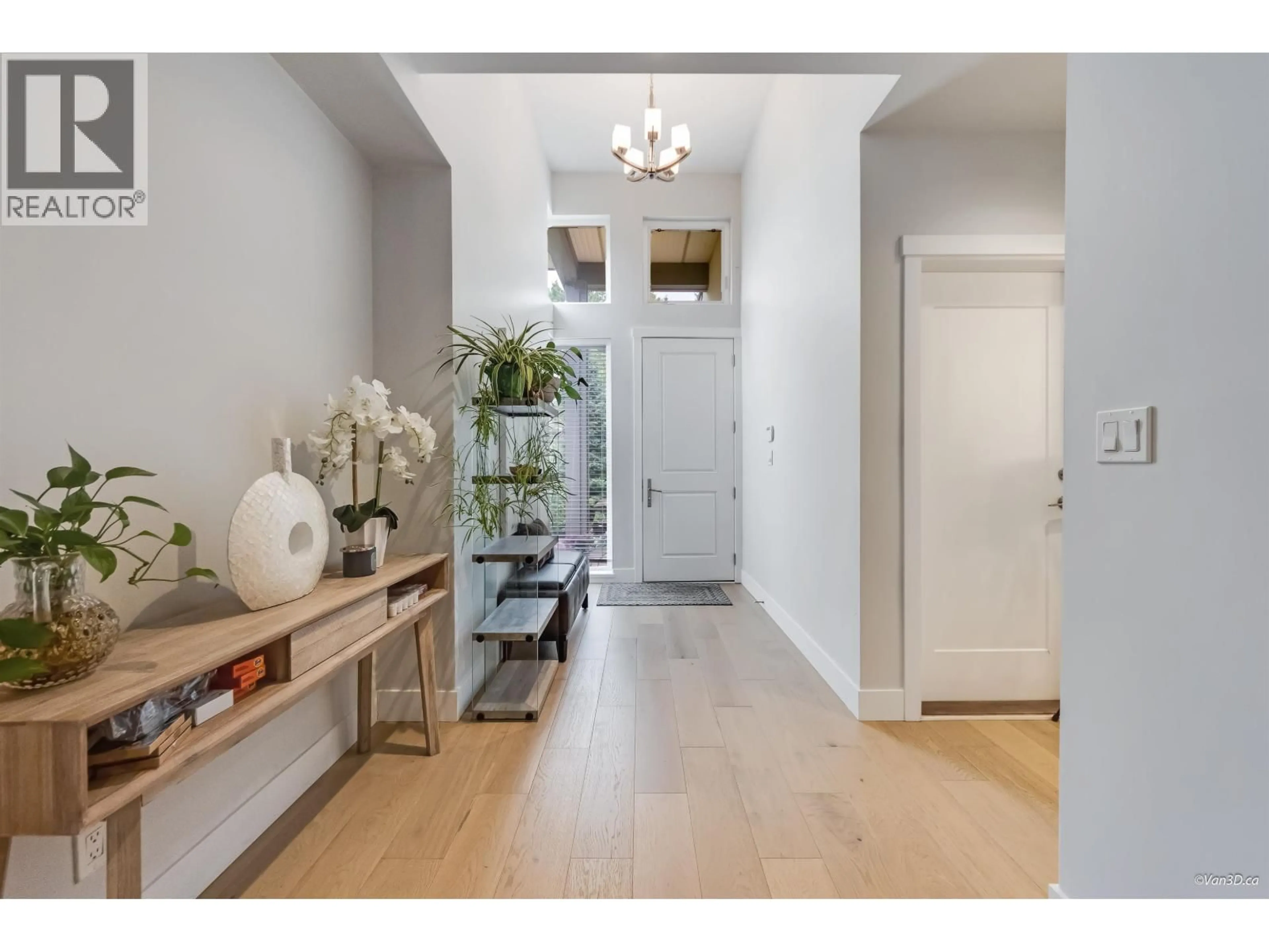 Indoor entryway for 9428 GENERAL CURRIE ROAD, Richmond British Columbia V6Y0K3