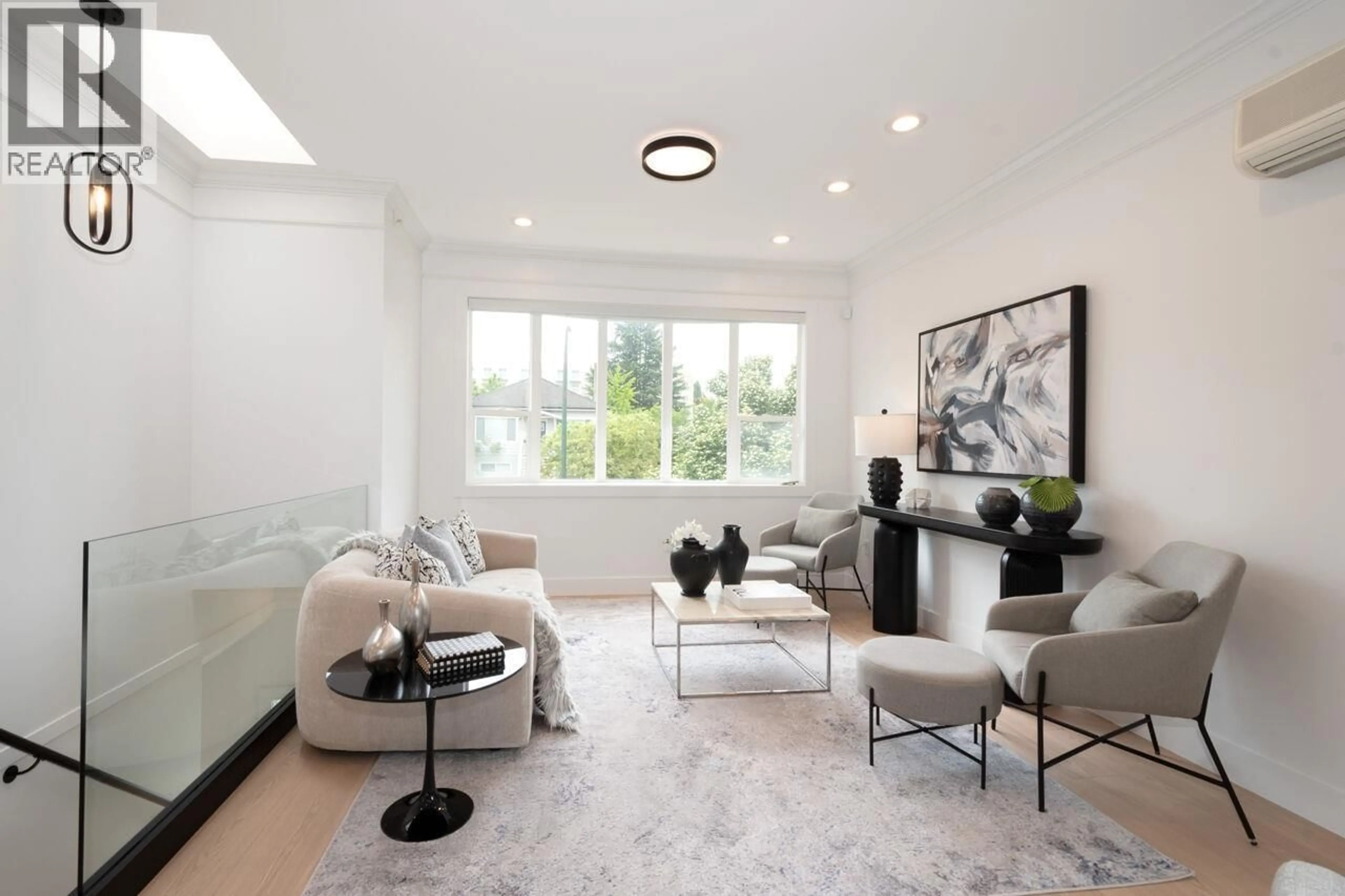 Living room with furniture, unknown for 827 32ND AVENUE, Vancouver British Columbia V5V2Y7