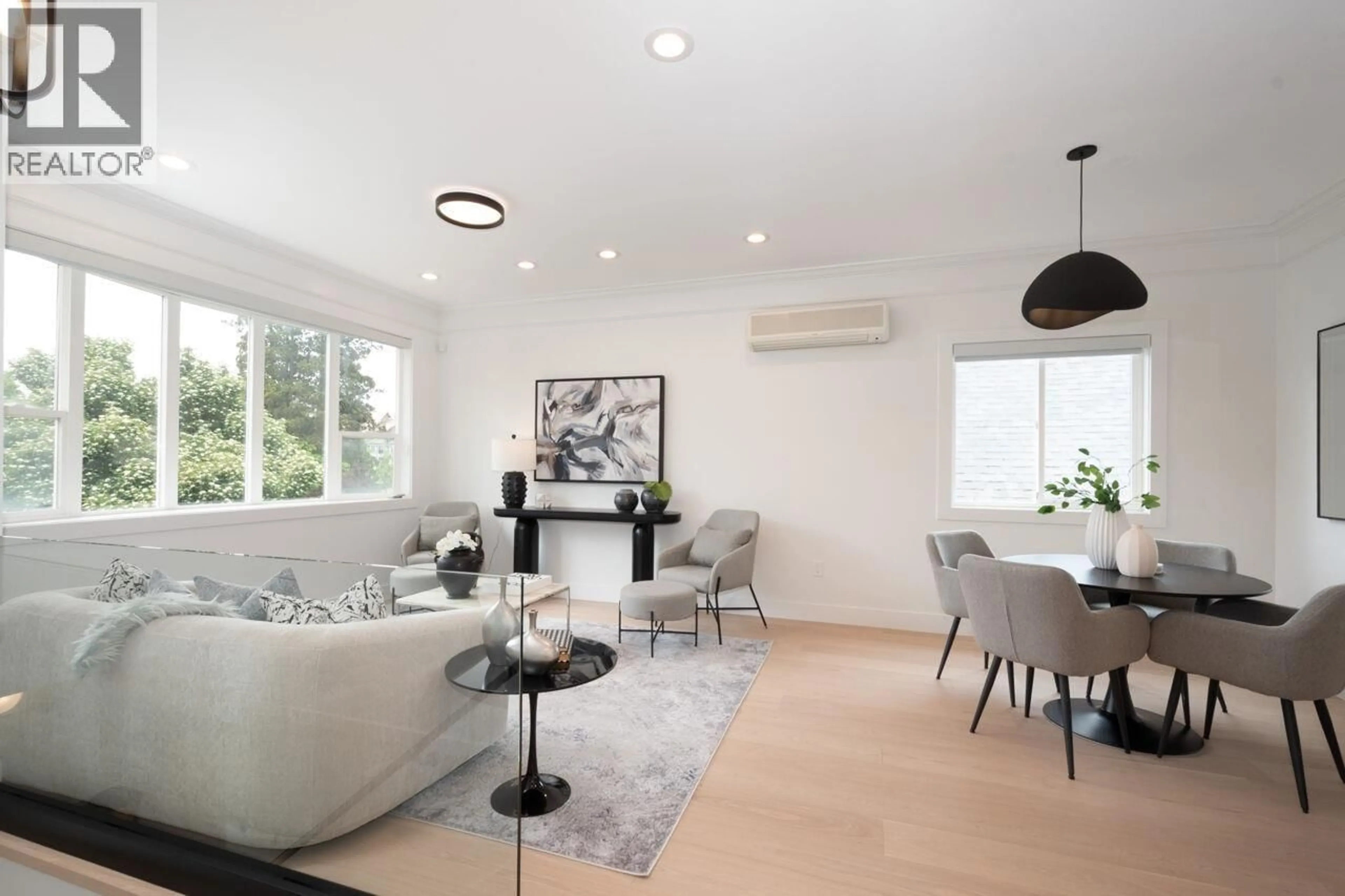 Unknown for 827 32ND AVENUE, Vancouver British Columbia V5V2Y7