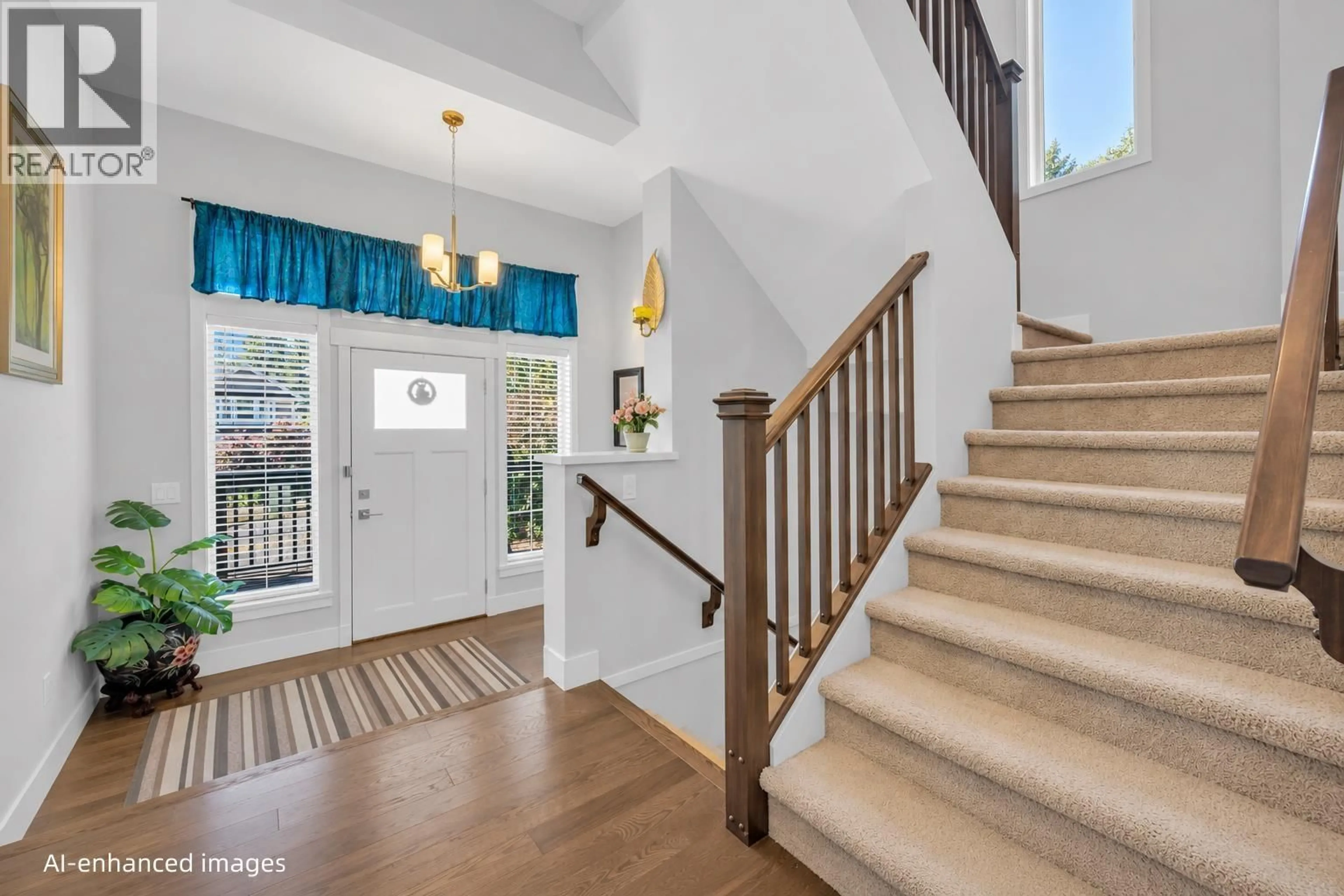 Indoor entryway for 3505 PRINCETON AVENUE, Coquitlam British Columbia V3E0K2