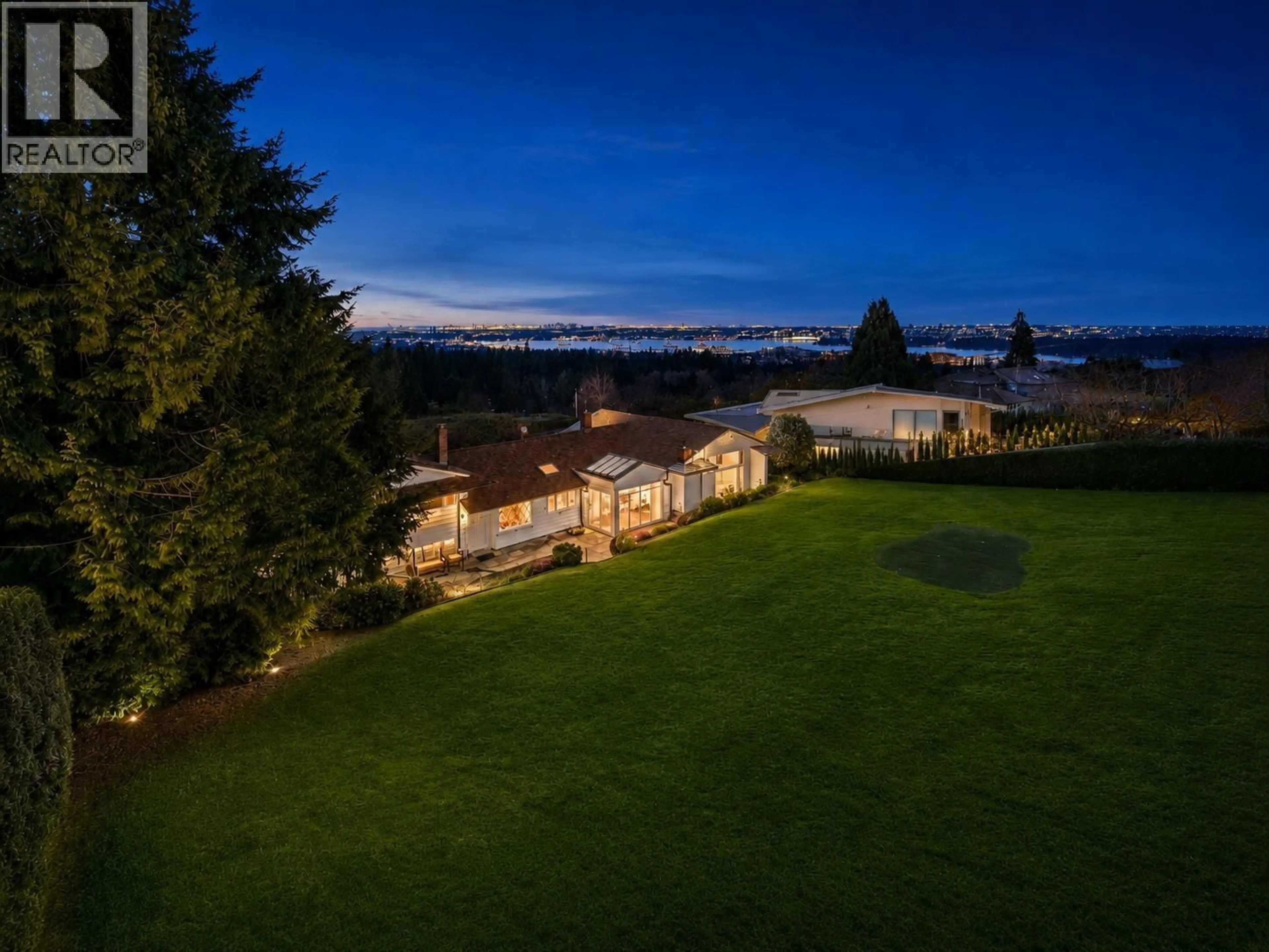 A pic from outside/outdoor area/front of a property/back of a property/a pic from drone, mountain view for 685 KING GEORGES WAY, West Vancouver British Columbia V7S1S2