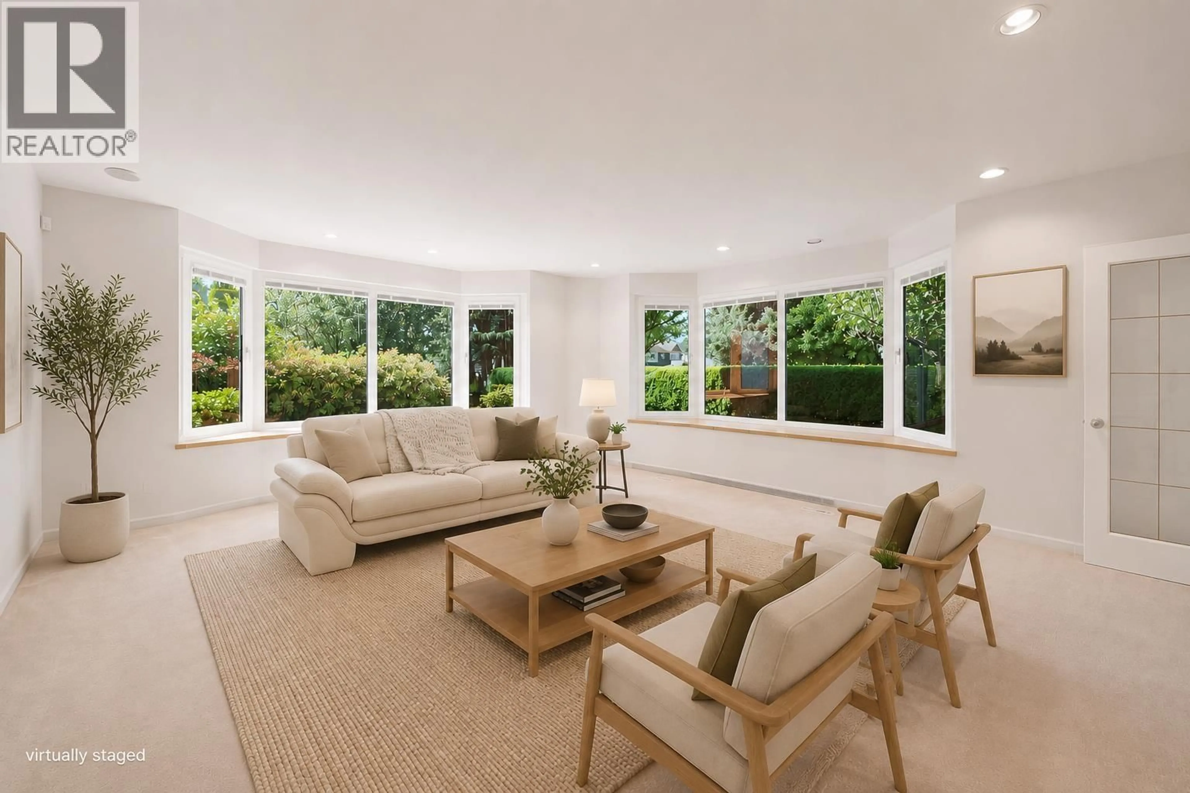 Living room with furniture, unknown for 305 17TH STREET, North Vancouver British Columbia V7L2W1