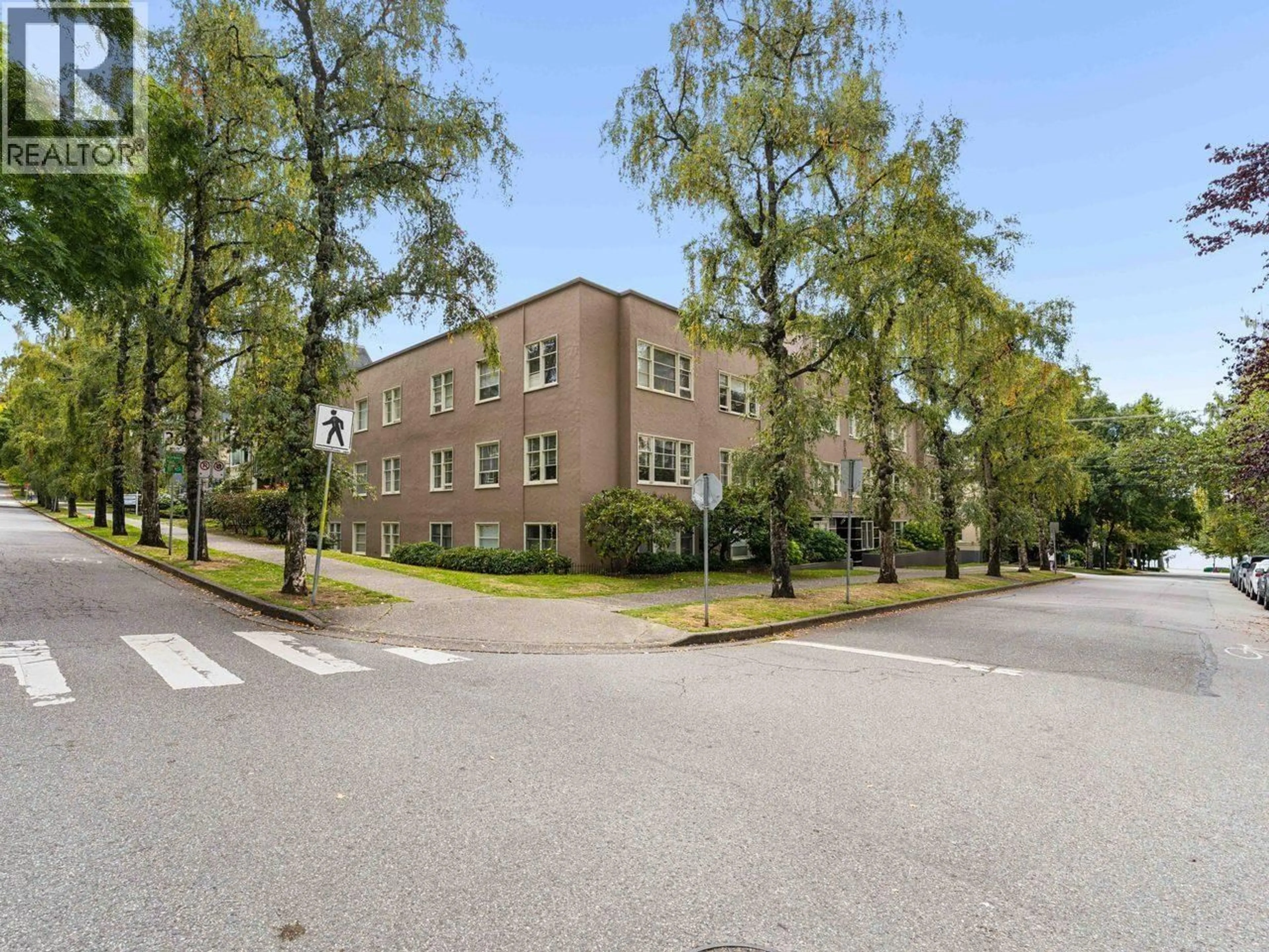 A pic from outside/outdoor area/front of a property/back of a property/a pic from drone, street for 304 - 1246 CARDERO STREET, Vancouver British Columbia V6G2J1