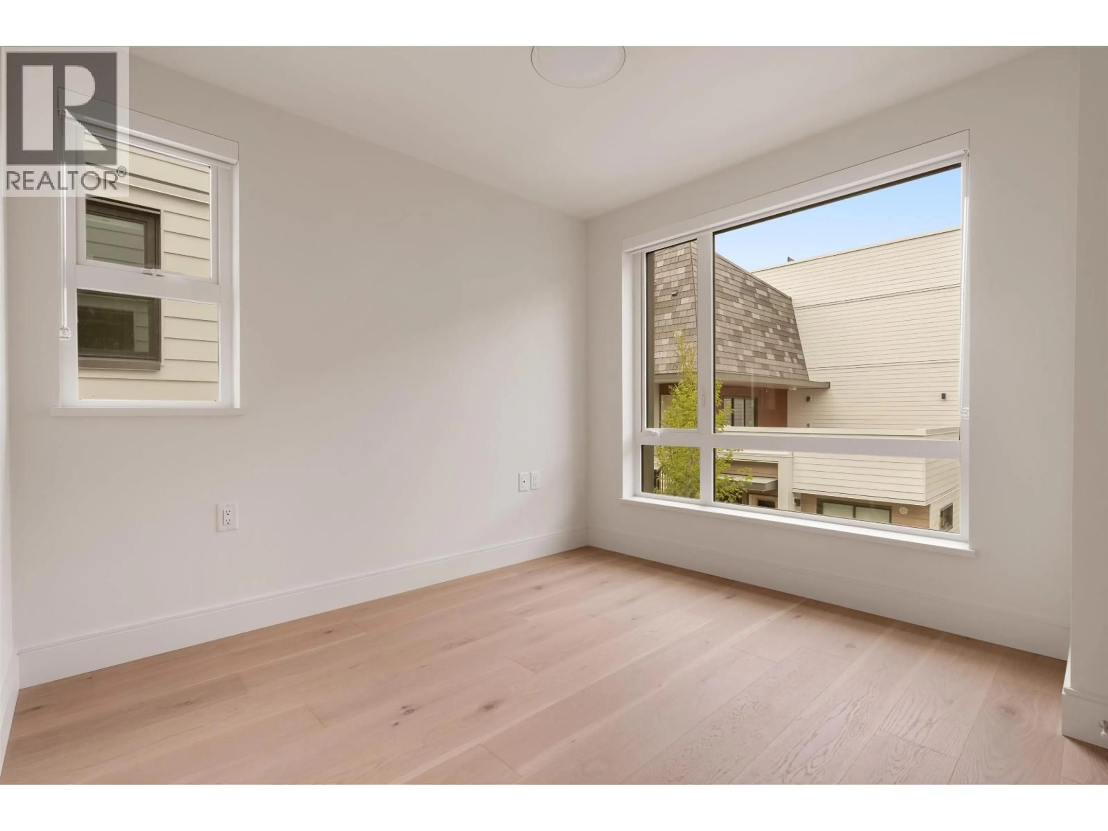 A pic of a room for 386 45TH AVENUE, Vancouver British Columbia V5Y0P6