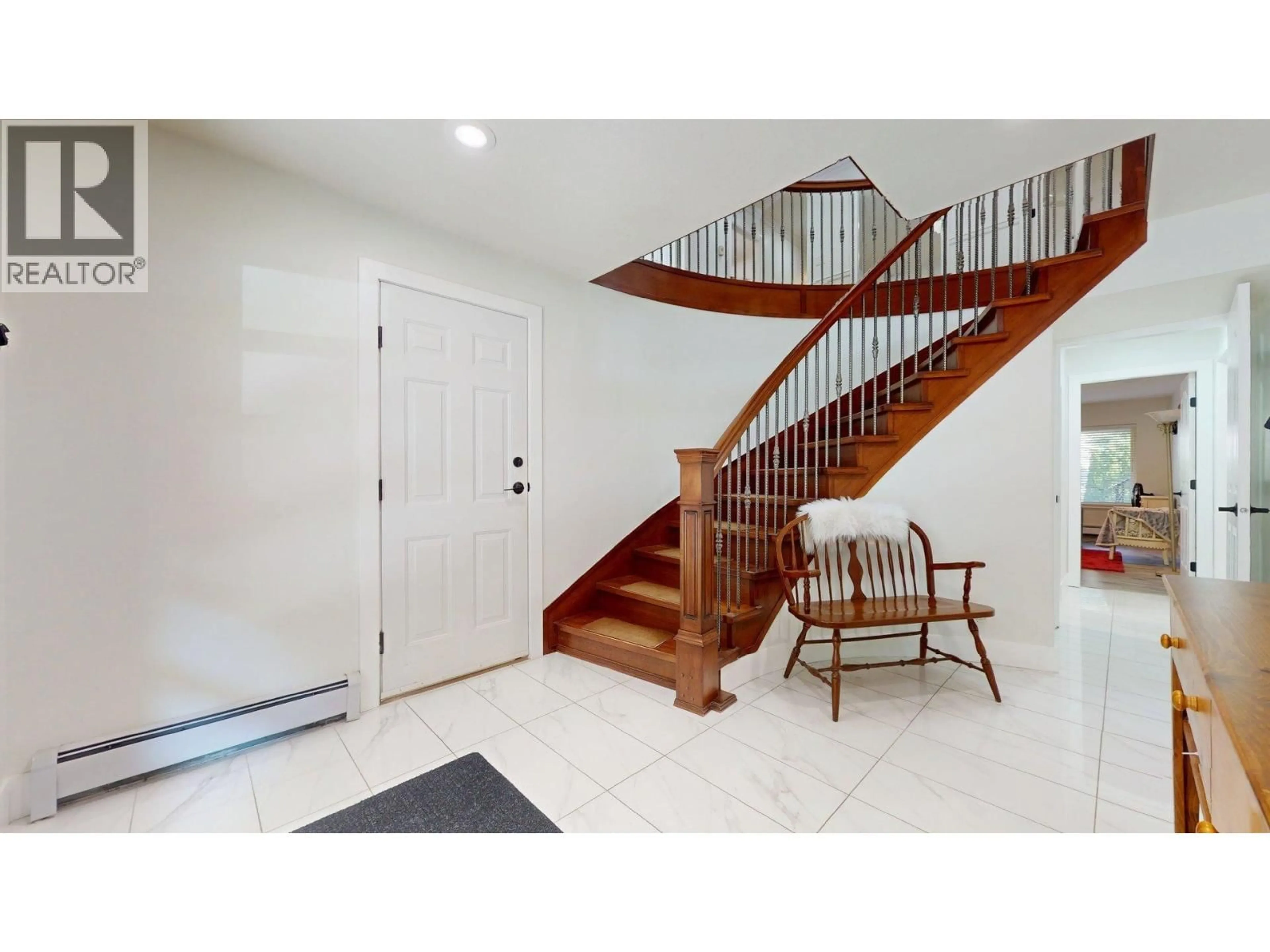 Indoor entryway for 2015 BALSAM WAY, Squamish British Columbia V8B0W1