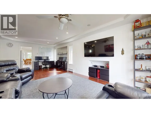 2015 BALSAM WAY, Squamish 5