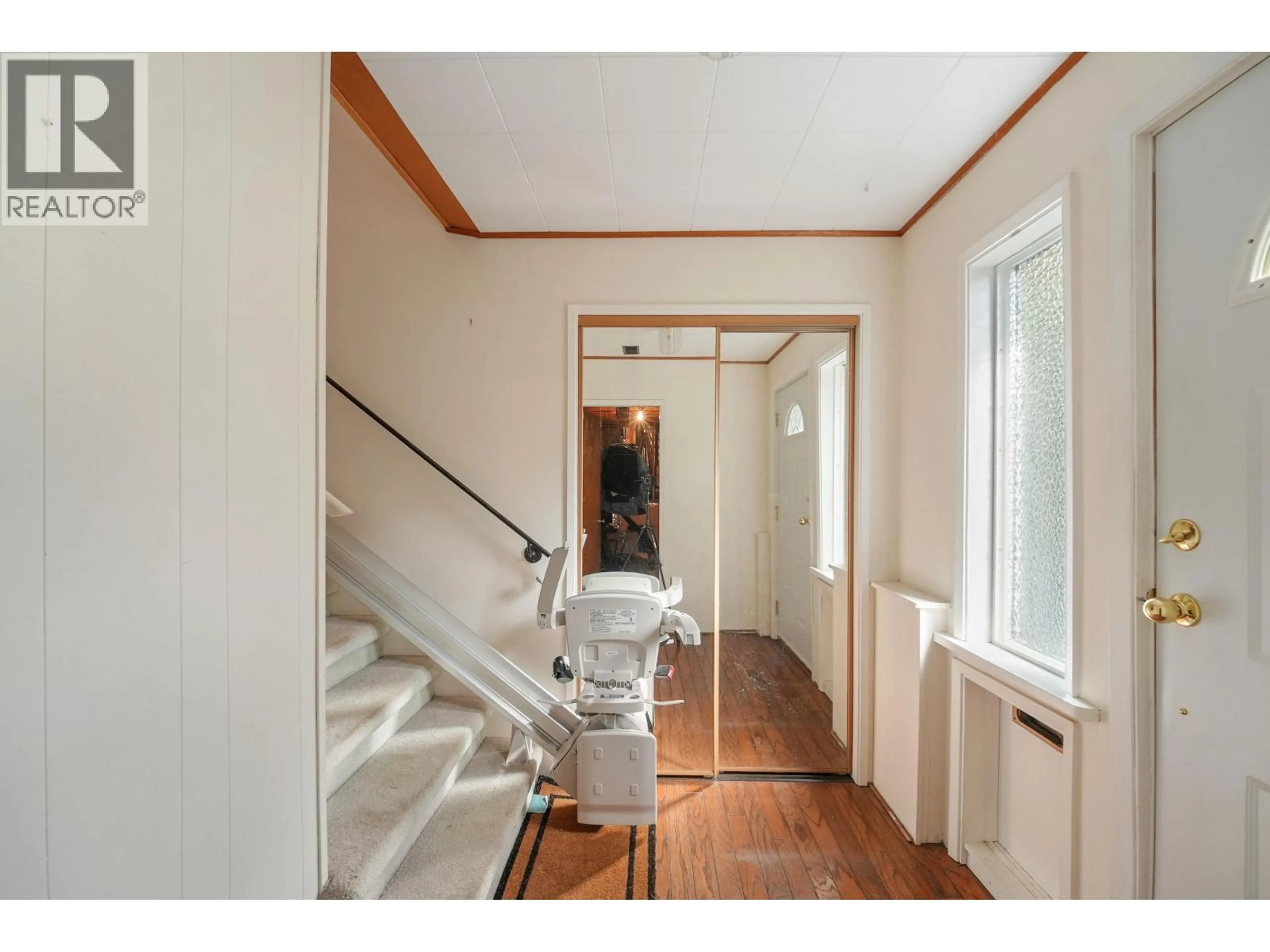 Indoor foyer for 11669 228 STREET, Maple Ridge British Columbia V2X6L7