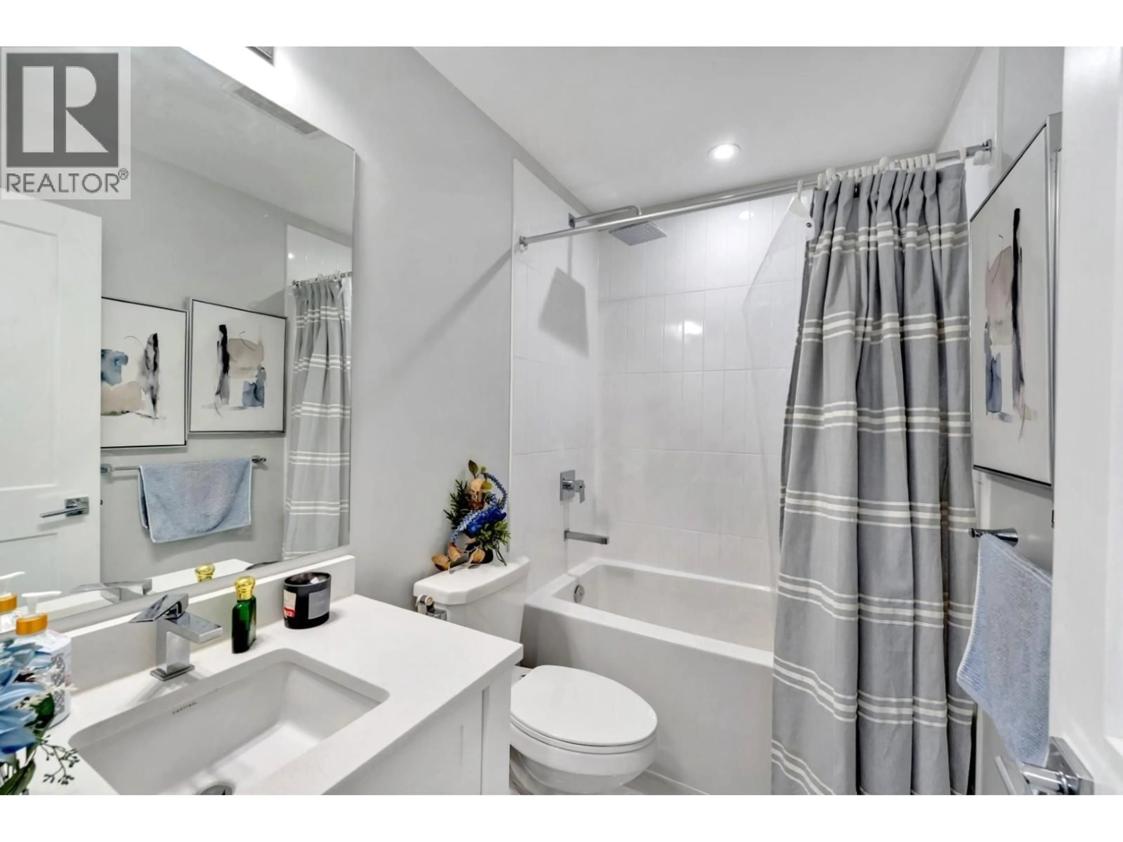 Standard bathroom, ceramic/tile floor for 3415 - 2180 KELLY AVENUE, Port Coquitlam British Columbia V3C0S4