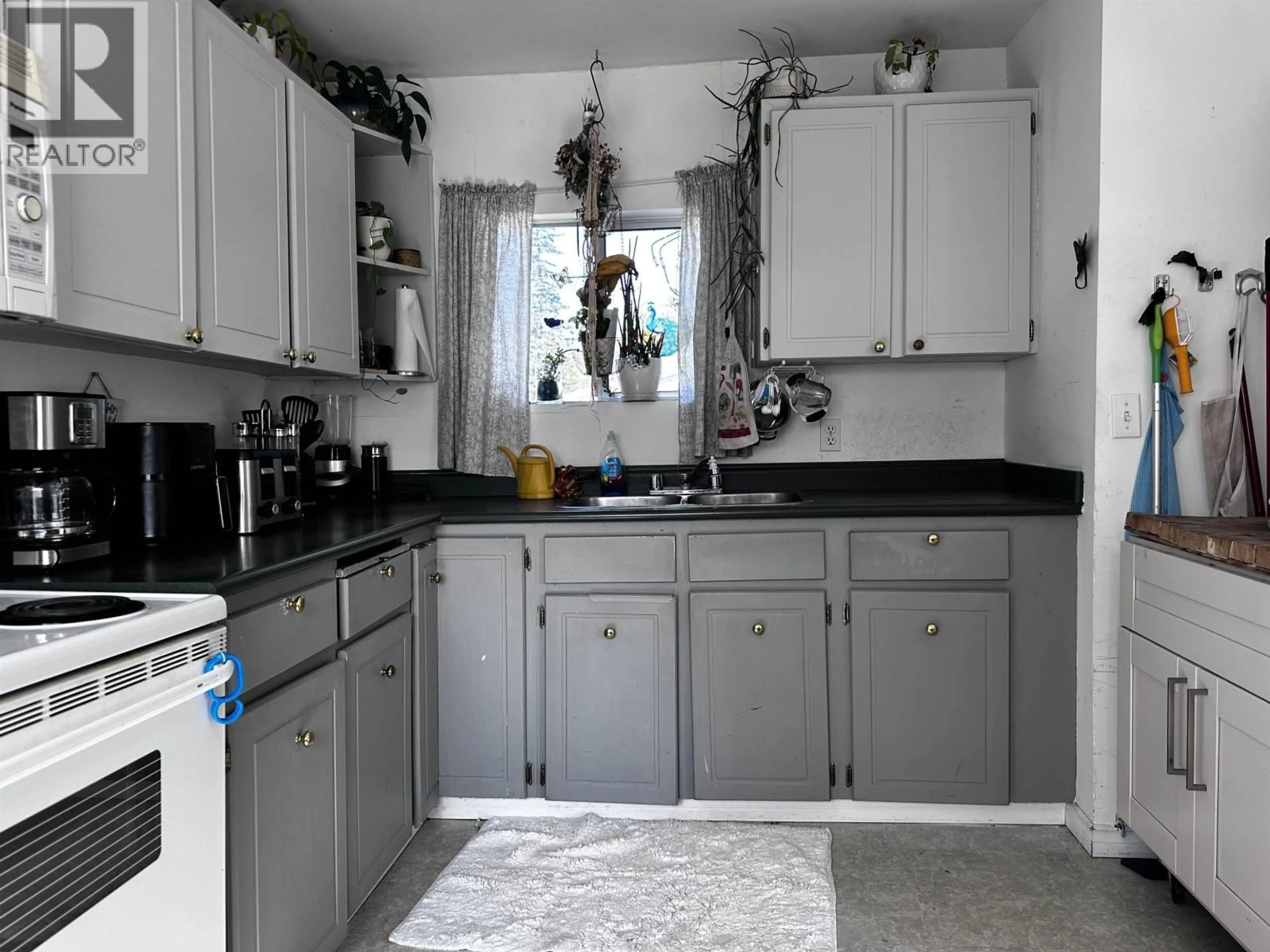 Standard kitchen, unknown for 3965 FELKER STREET, Lac La Hache British Columbia V0K1T0