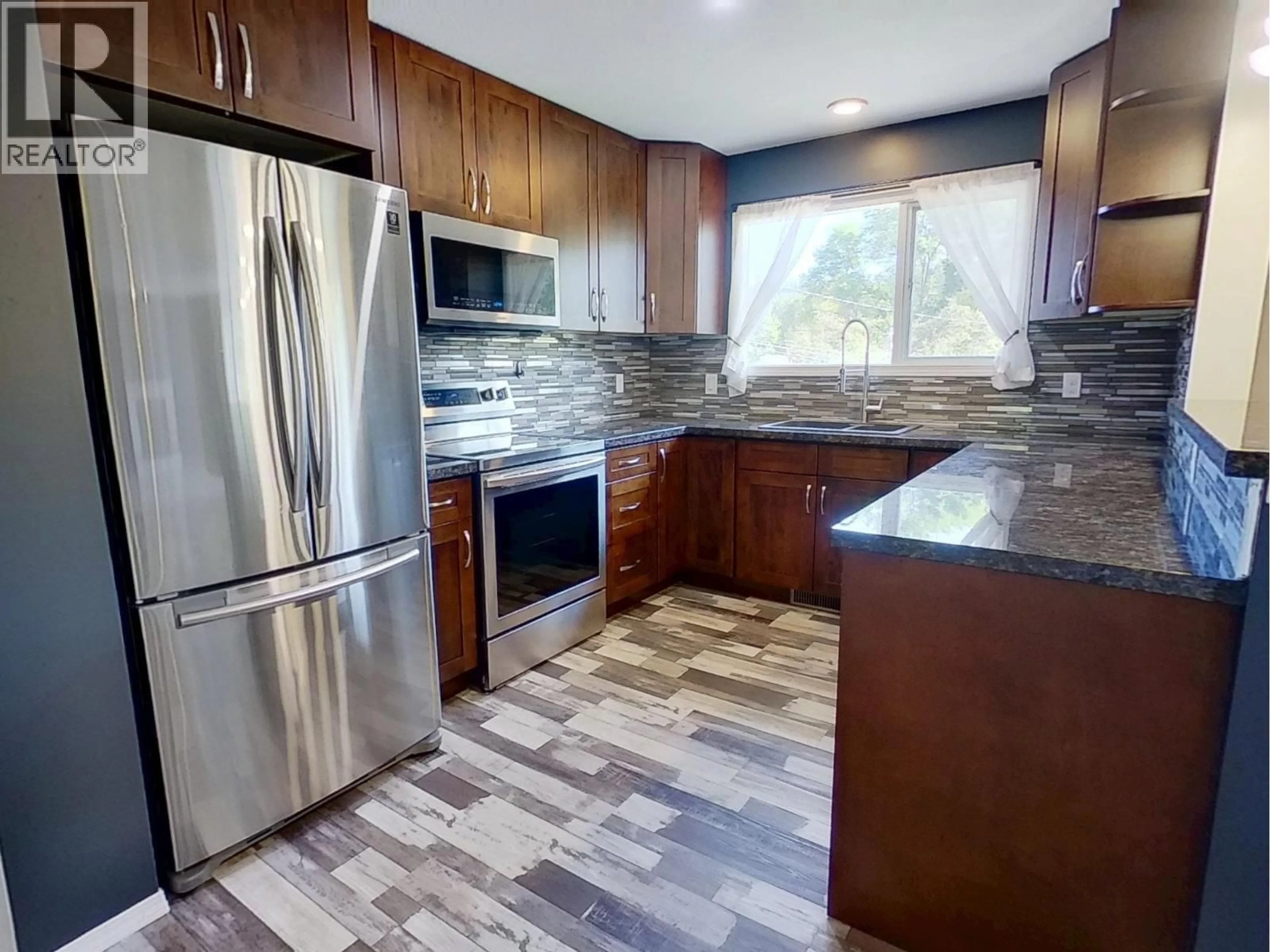Open concept kitchen, unknown for 121 LINDSAY STREET, Quesnel British Columbia V2J3E4