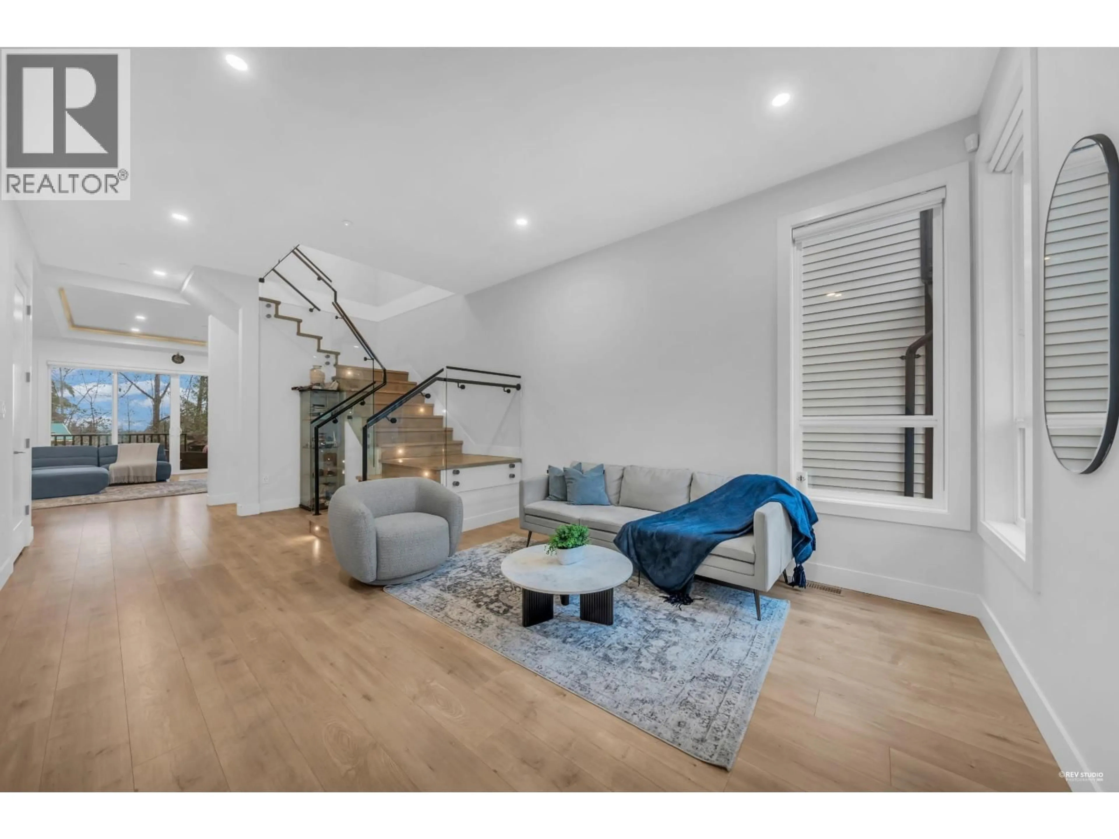 Living room with furniture, wood/laminate floor for 10509 MCVEETY STREET, Maple Ridge British Columbia V2W0K3