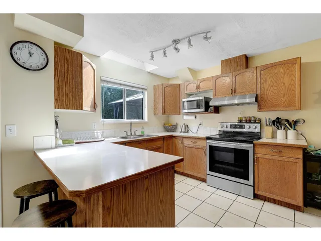 116 - 15501 89A AVENUE, Surrey 3