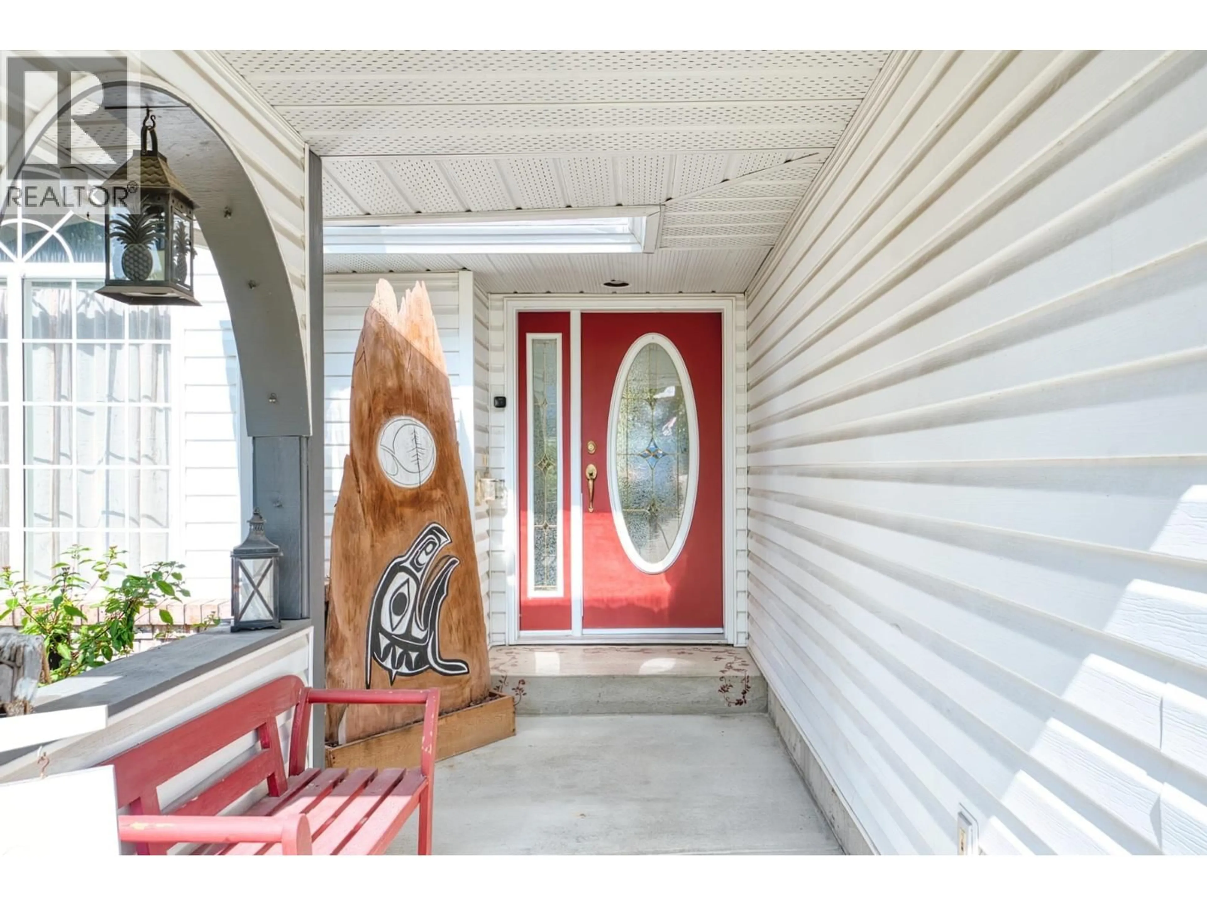 Indoor entryway for 5818 TRAIL AVENUE, Sechelt British Columbia V7Z0L9