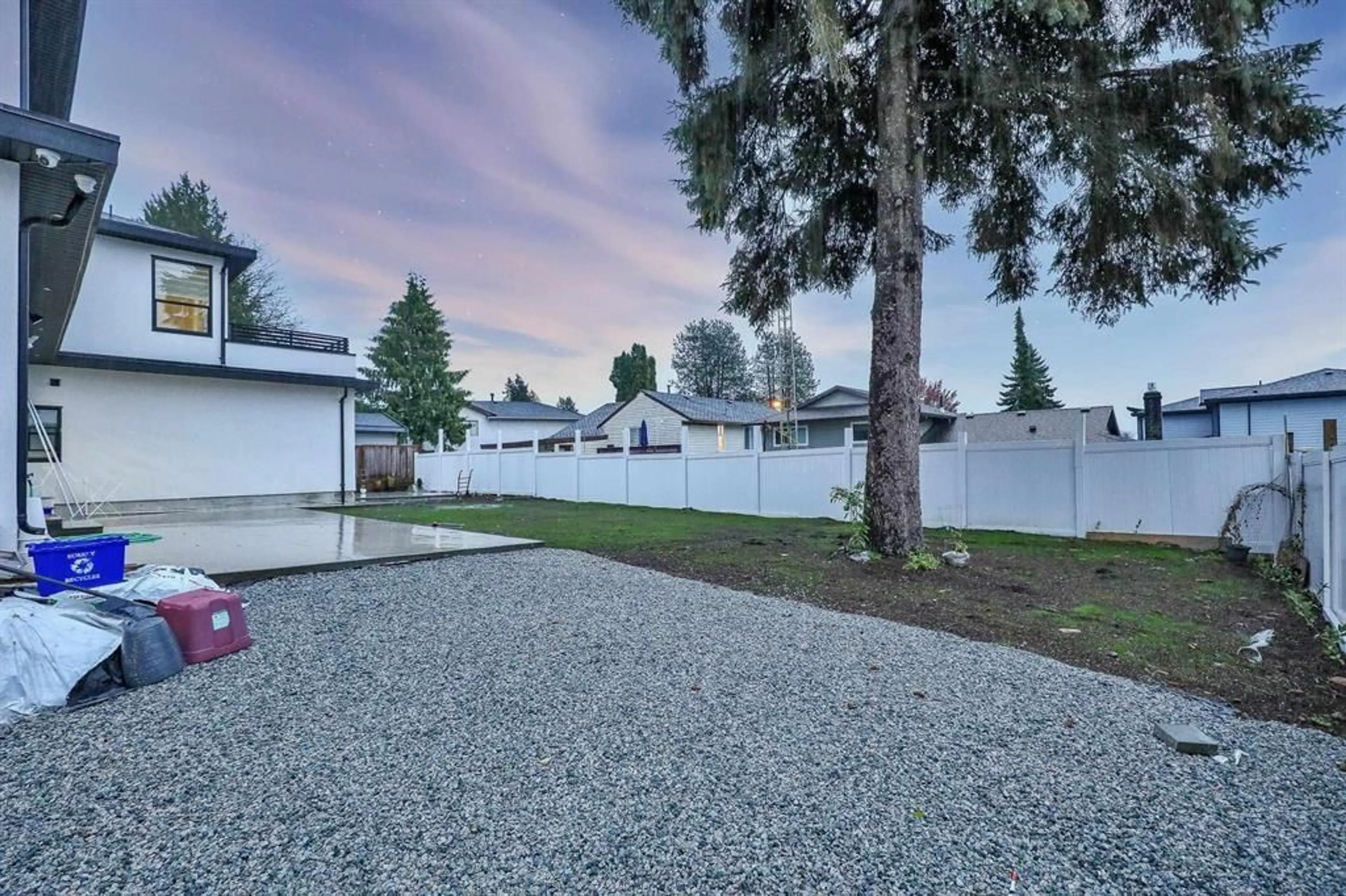 Unknown for 14840 89 AVENUE, Surrey British Columbia V3R7C4