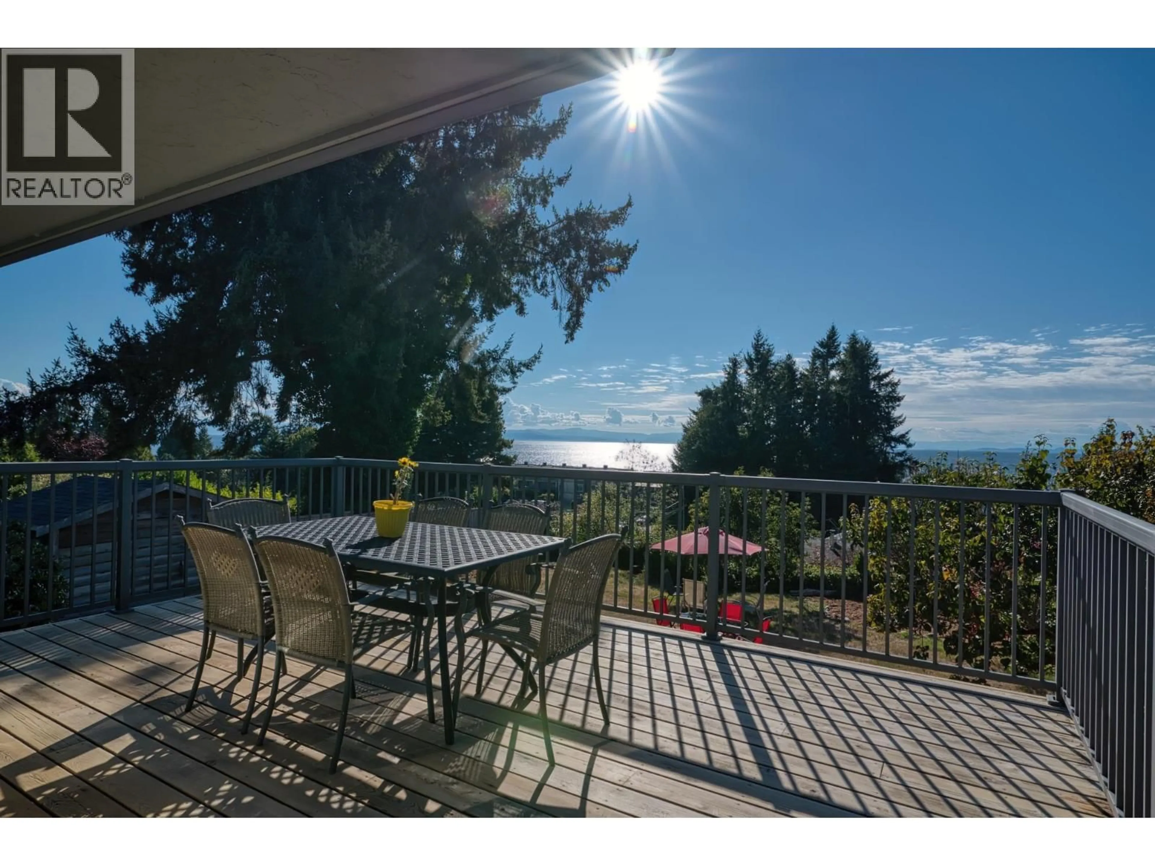 Patio, water/lake/river/ocean view for 4735 LAUREL AVENUE, Sechelt British Columbia V7Z0B4