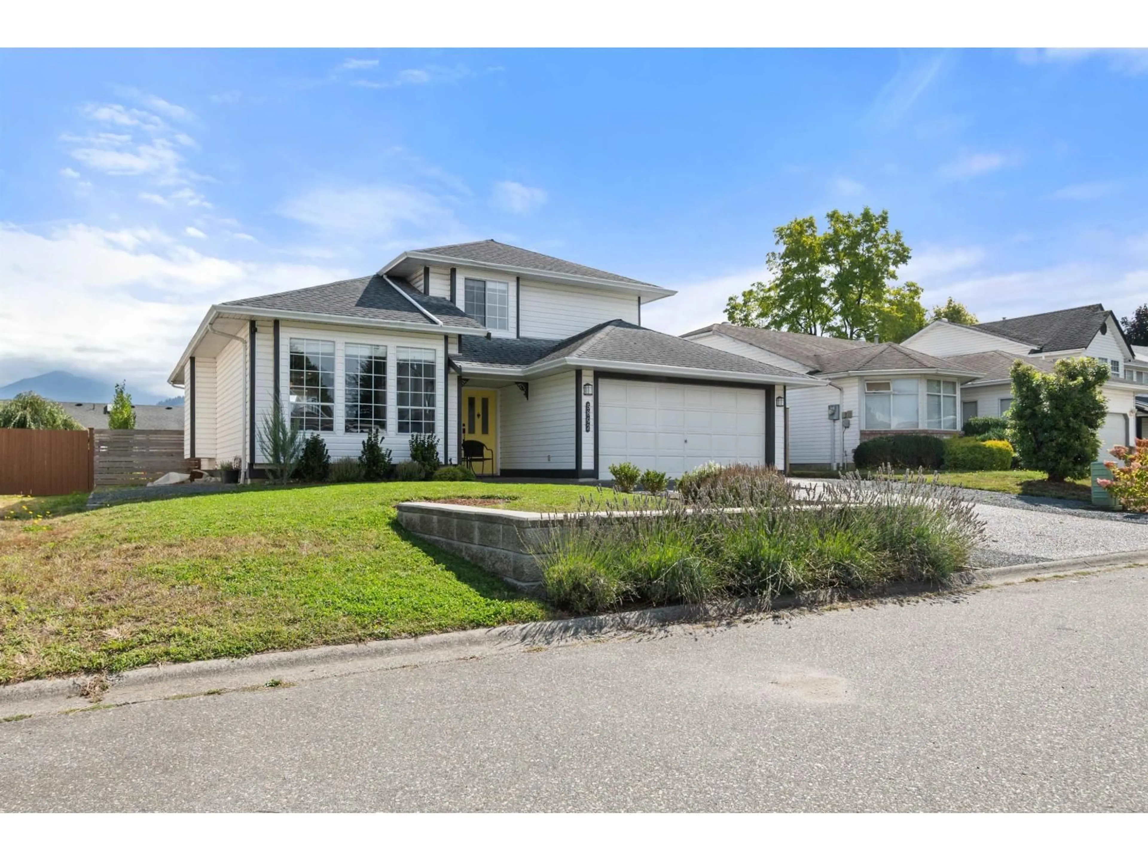 A pic from outside/outdoor area/front of a property/back of a property/a pic from drone, street for 5892 GLENDALE DRIVE, Chilliwack British Columbia V2R3A6