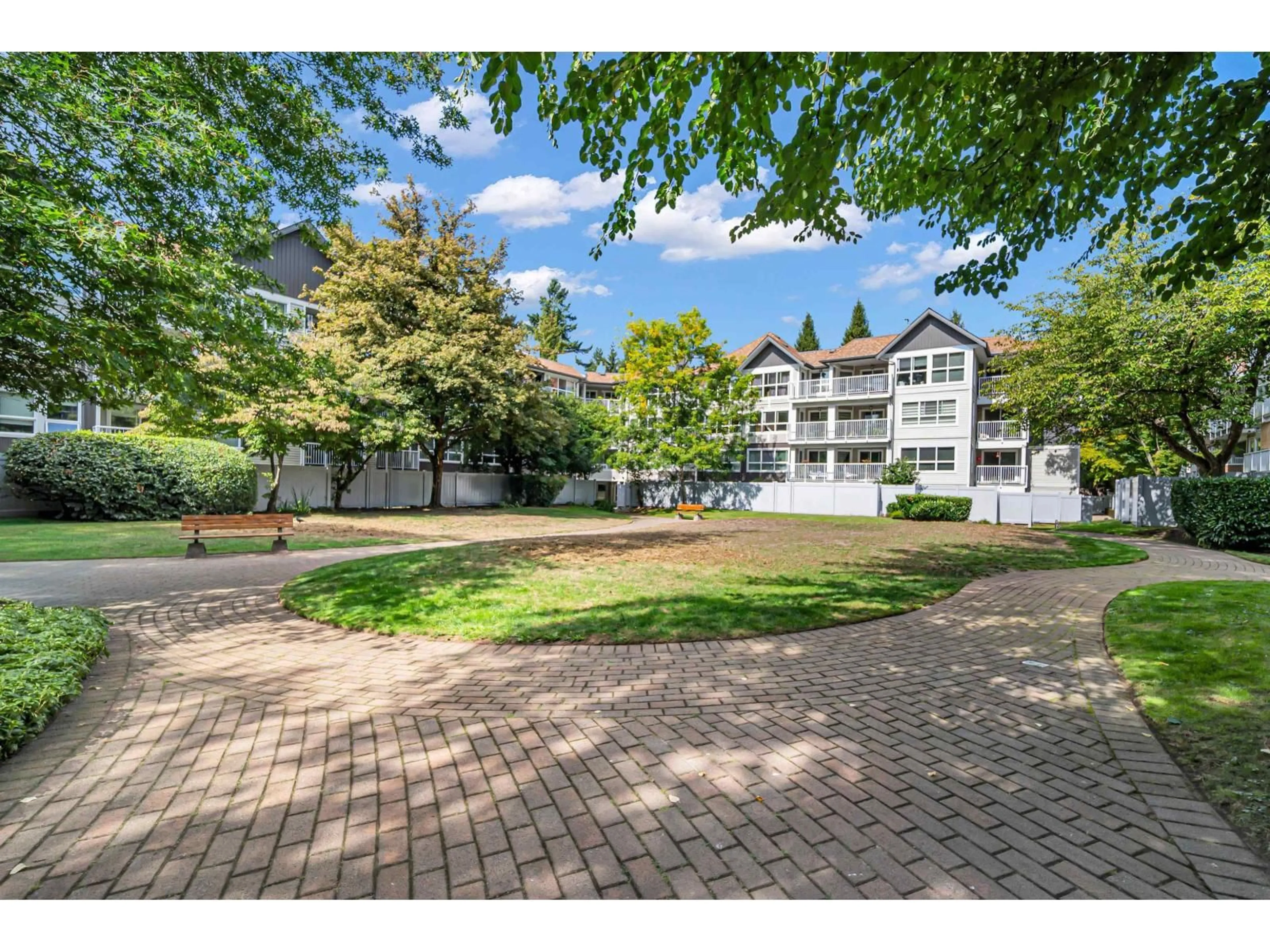 A pic from outside/outdoor area/front of a property/back of a property/a pic from drone, unknown for 202 - 9650 148 STREET, Surrey British Columbia V3R0W2