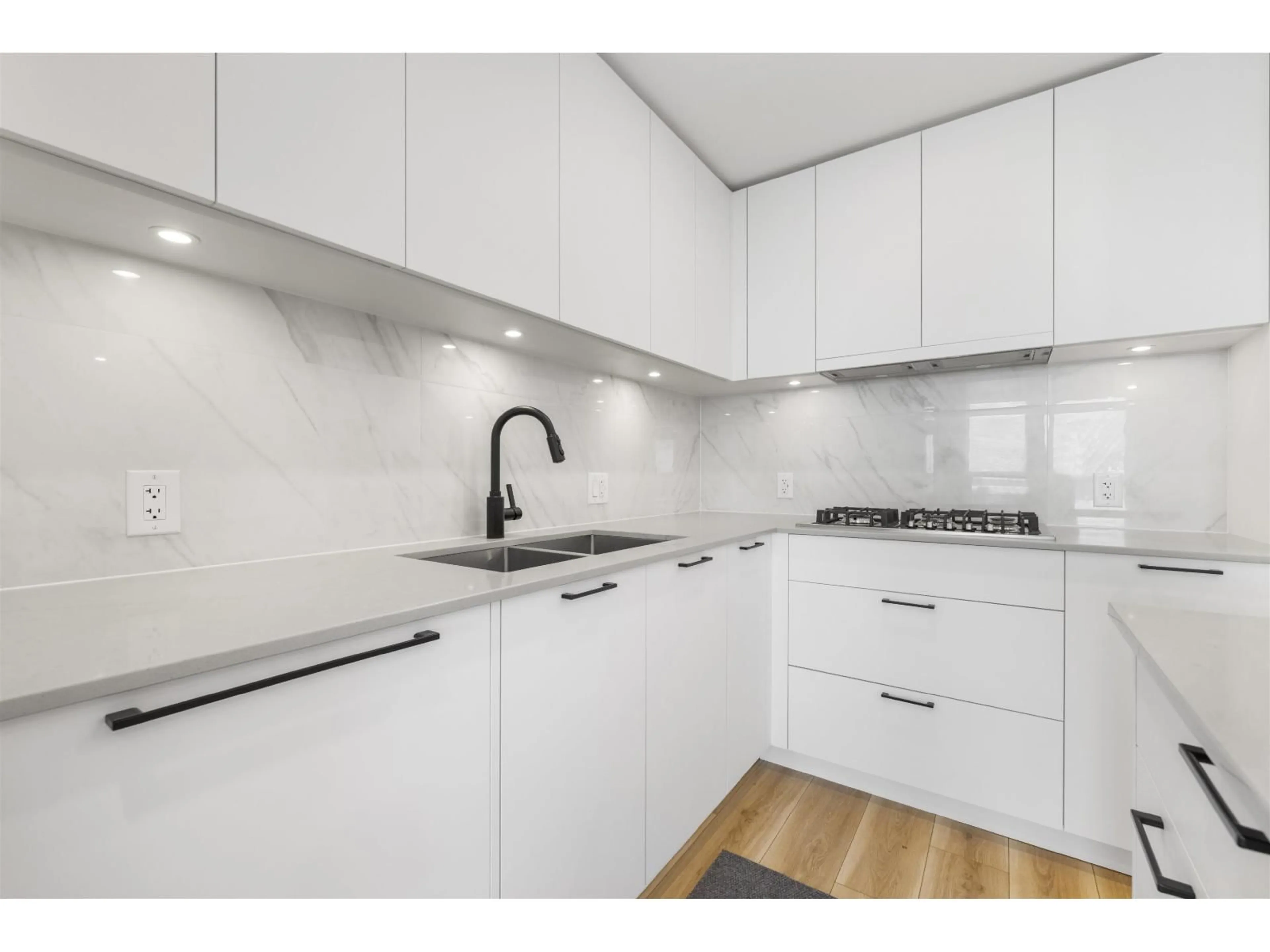 Standard kitchen, unknown for 2003 - 8551 201 STREET, Langley British Columbia V2Y3Y5