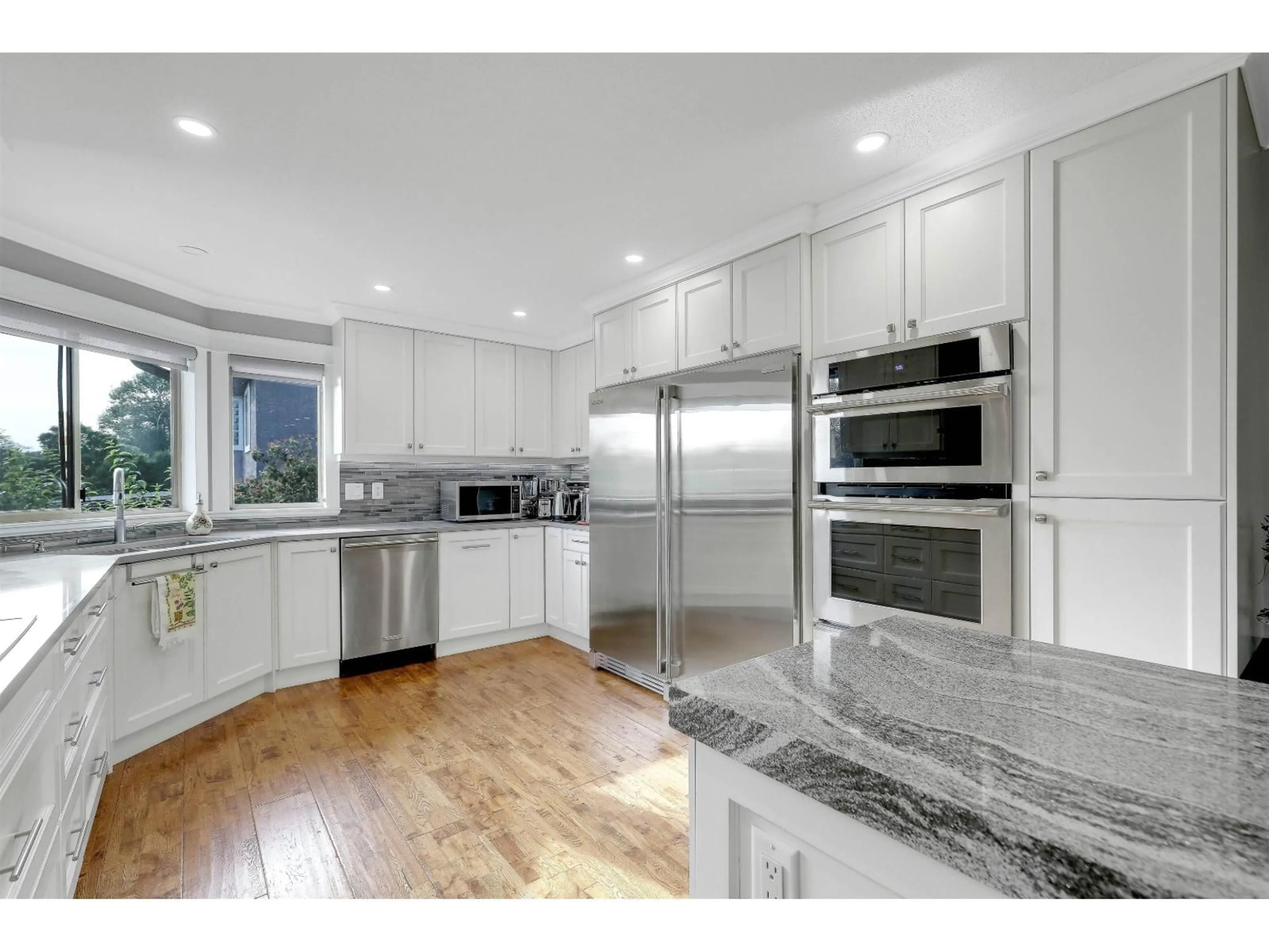 Open concept kitchen, unknown for 16346 80 AVENUE, Surrey British Columbia V4N0X3