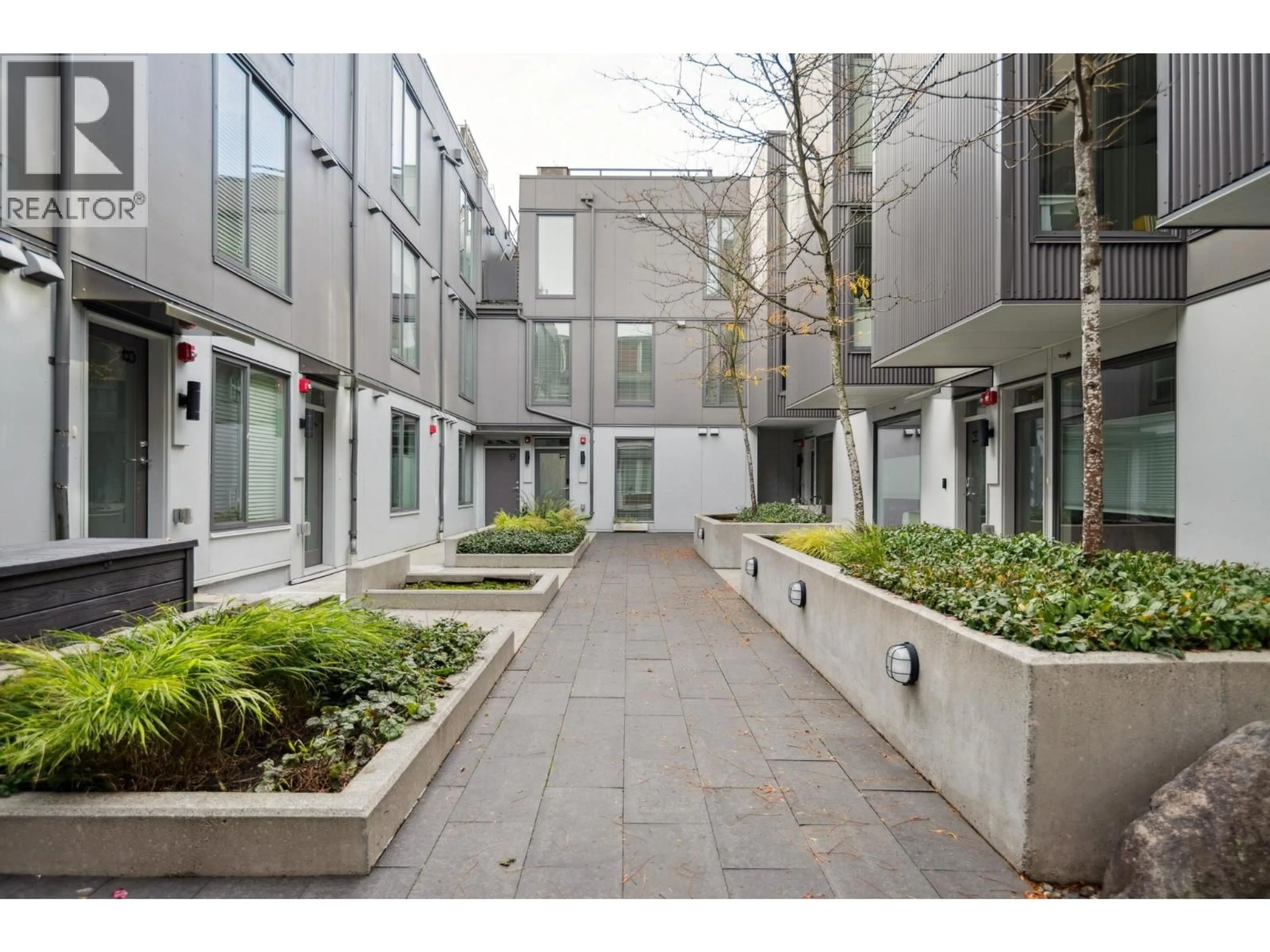 Patio, street for 13 - 531 E 16TH AVENUE, Vancouver British Columbia V5T2V1