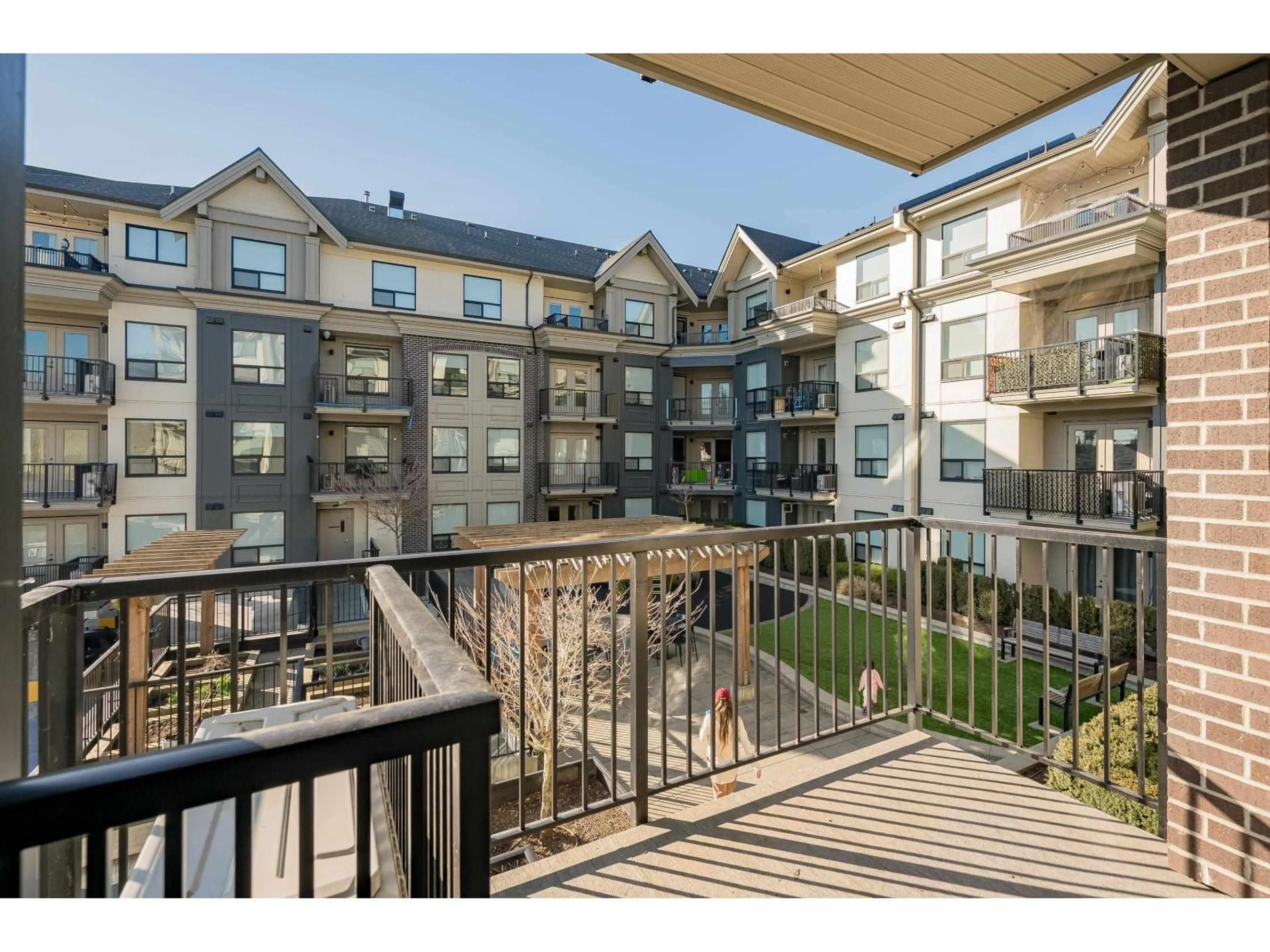 Patio, mountain view for 418 - 2493 MONTROSE AVENUE, Abbotsford British Columbia V2S3T2